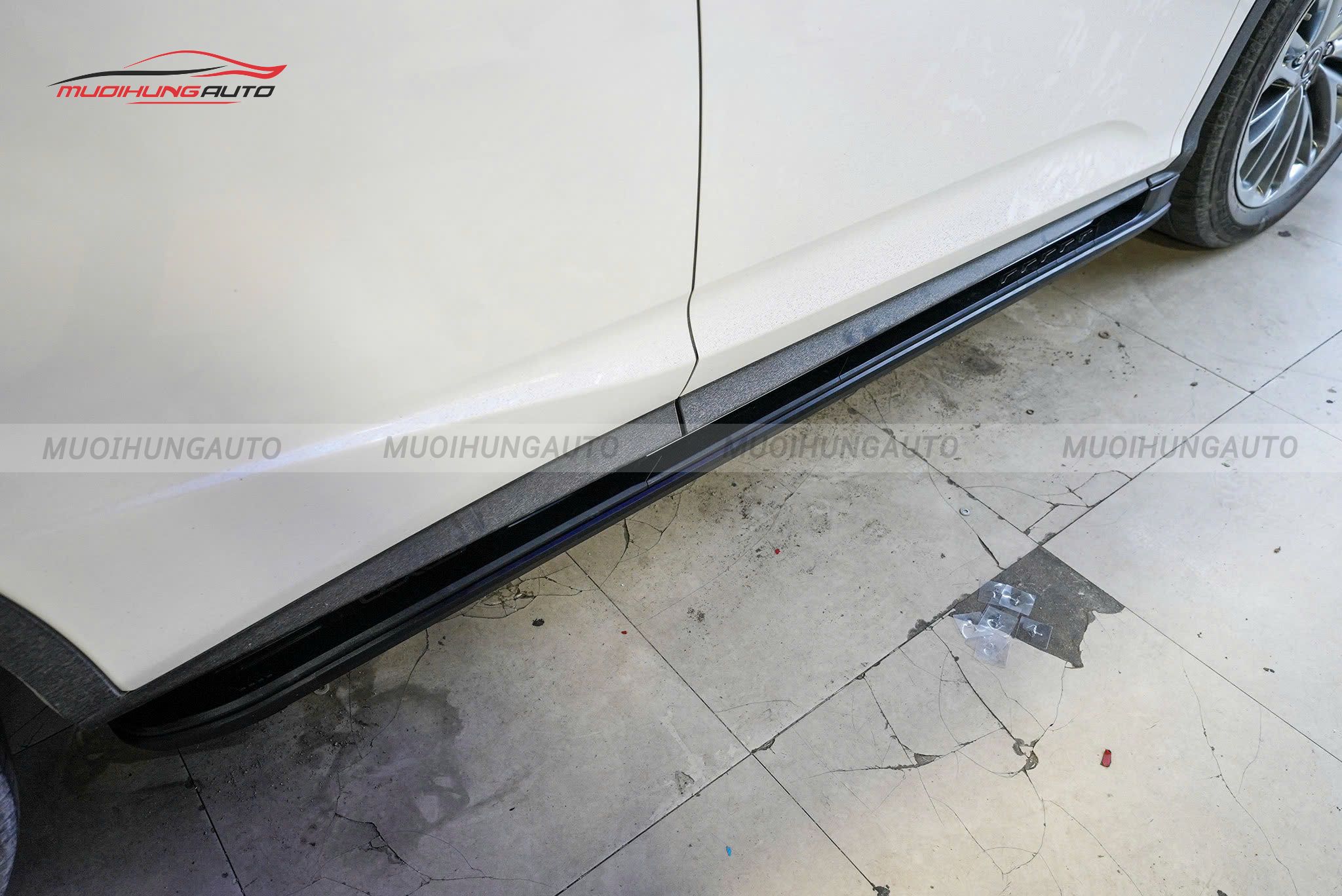 Bậc bước lên xuống Lexus RX350 2019