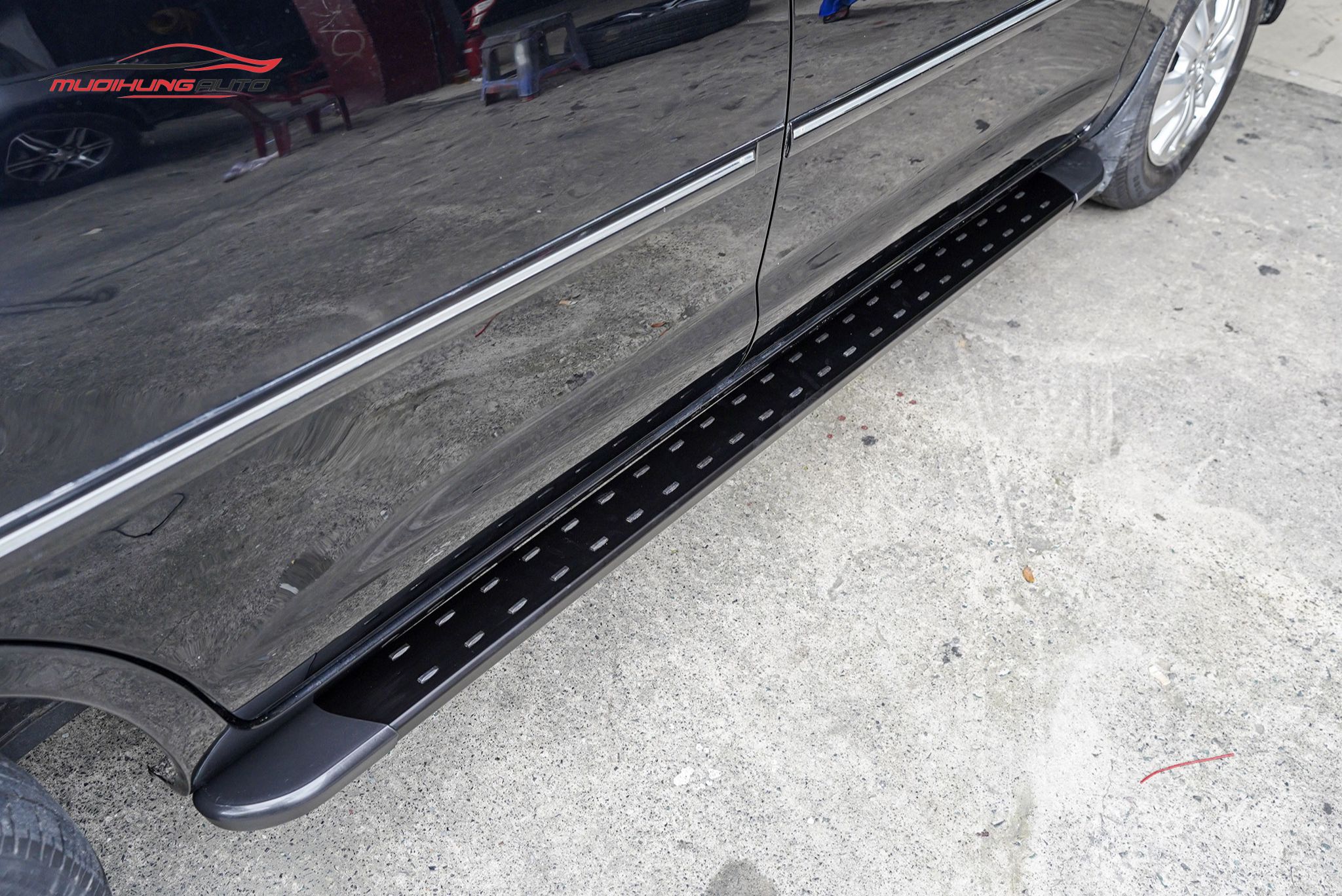 Bậc bước lên xuống Toyota Innova 2008