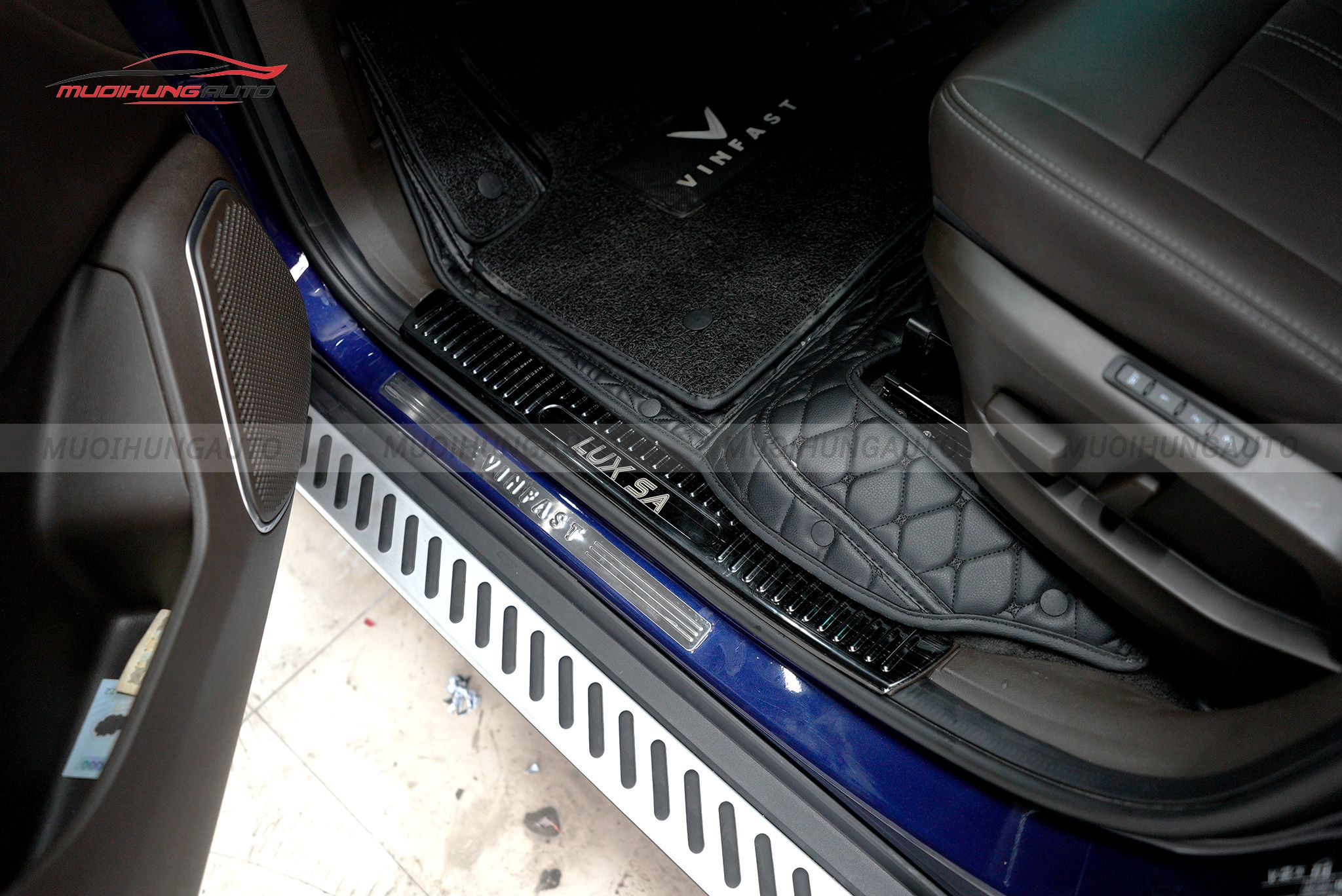 Bậc bước lên xuống Vinfast LUX SA 2.0 2019