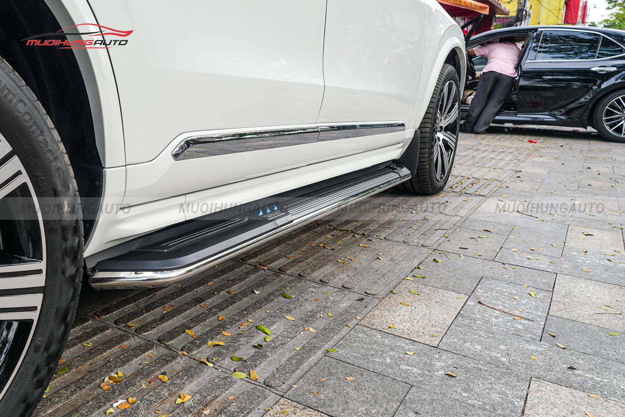 Bậc bước lên xuống Volvo XC90 2025