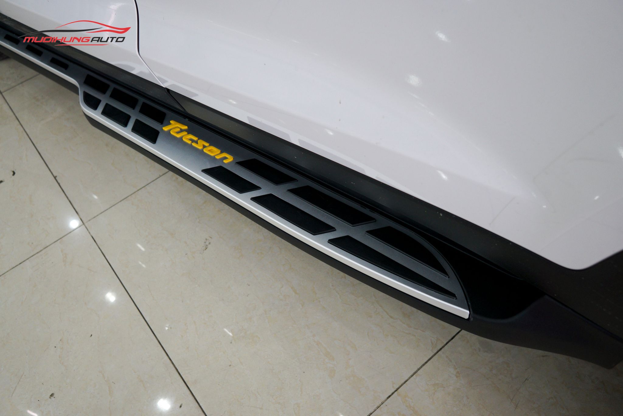 Bậc bước lên xuống xe Hyundai Tucson 2019