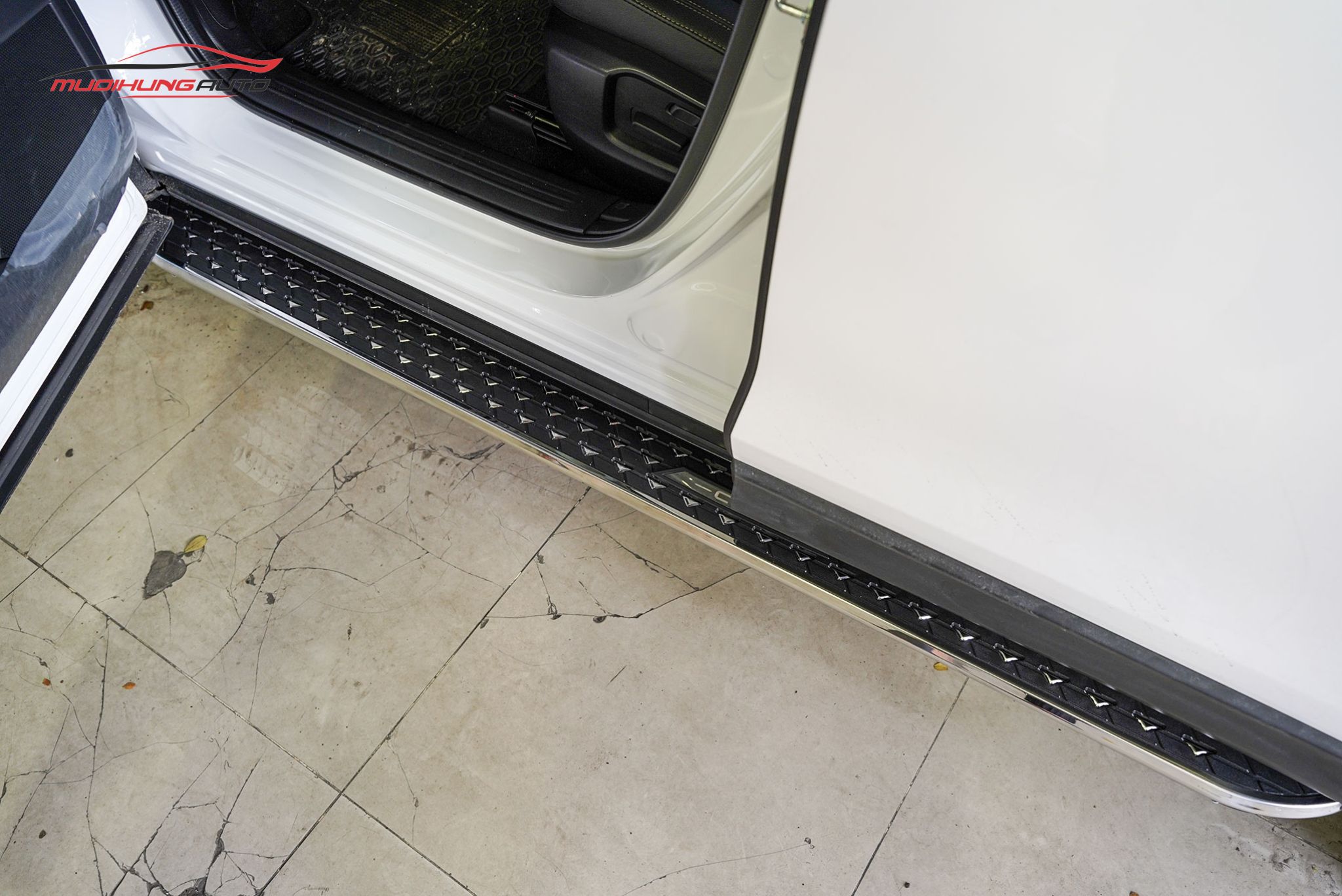 Bậc bước lên xuống xe Mazda CX5 2019