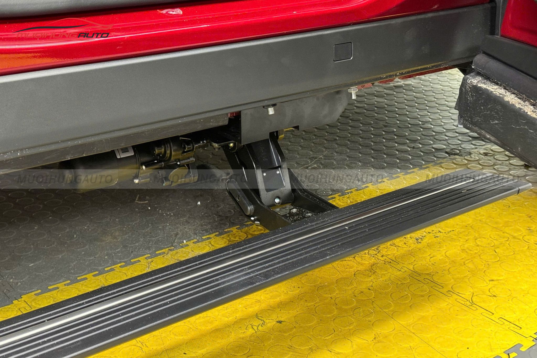 Bậc dẫm điện tự động Lexus RX350 2025