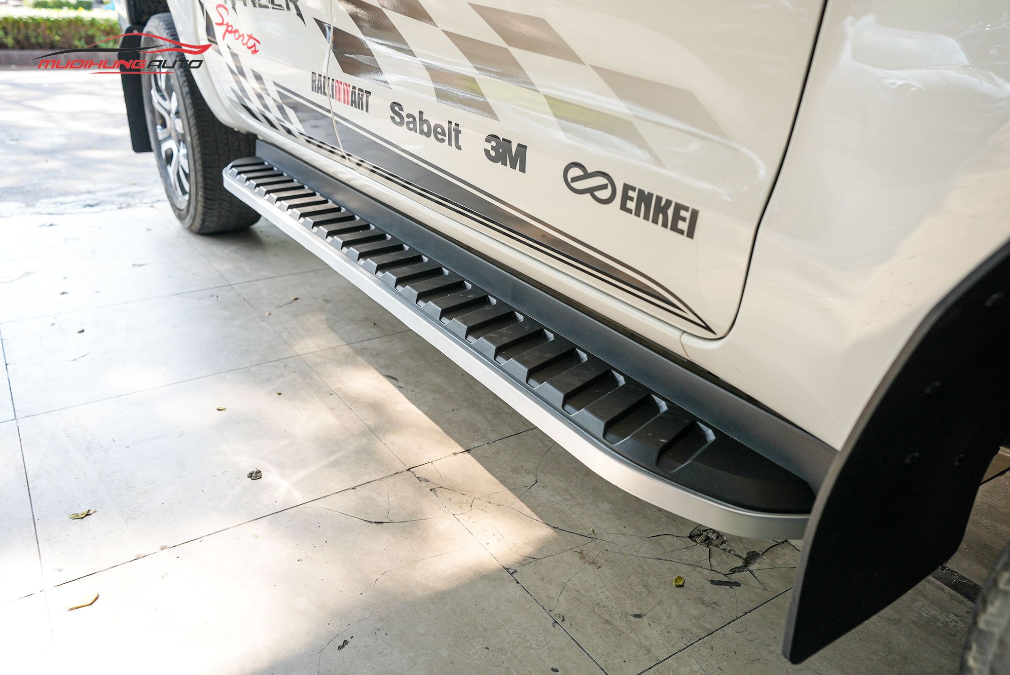 Bậc lên xuống Ford Ranger