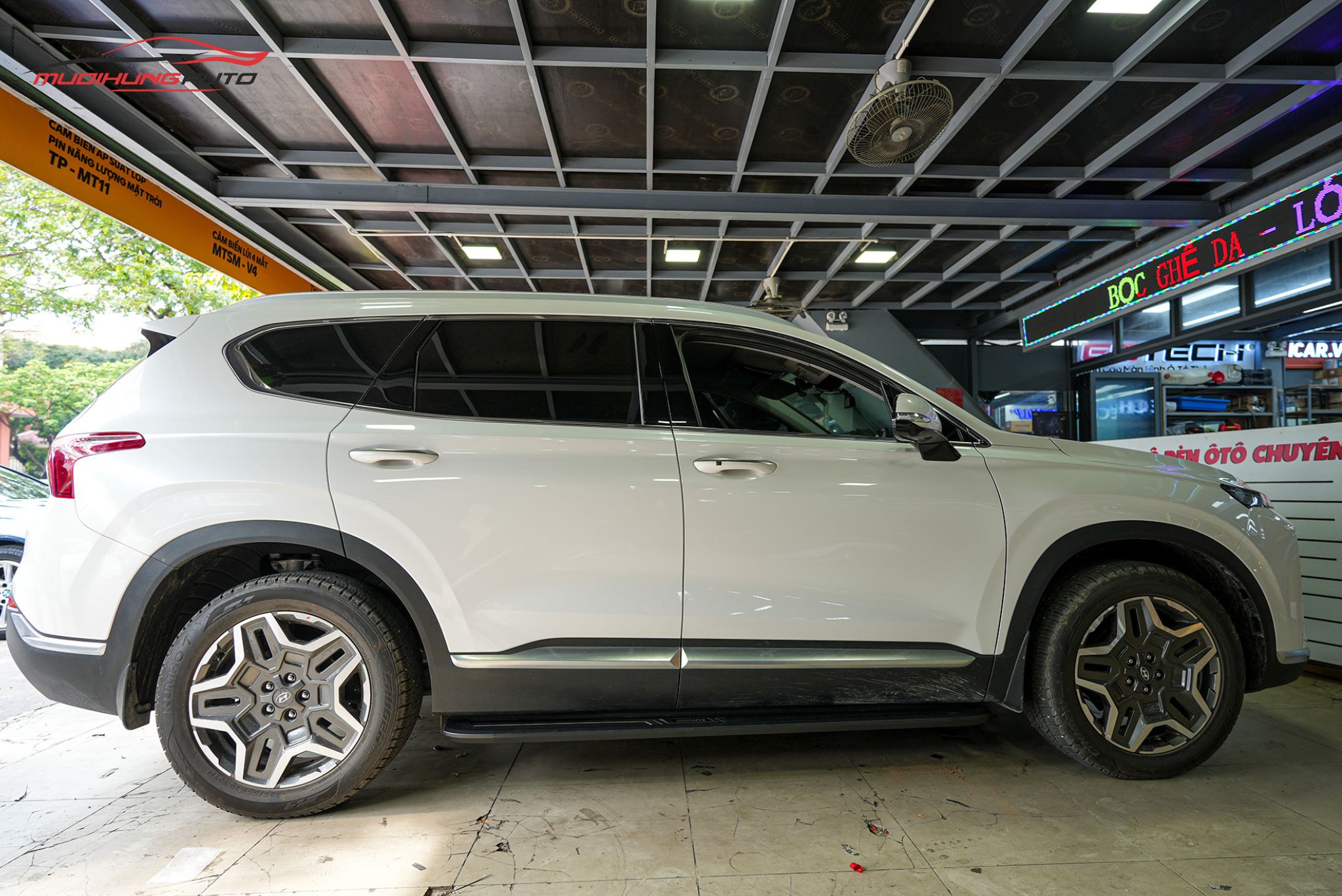 Top 10+ Mẫu Bệ Bước Hyundai SantaFe Bền Đẹp Nhất 2025