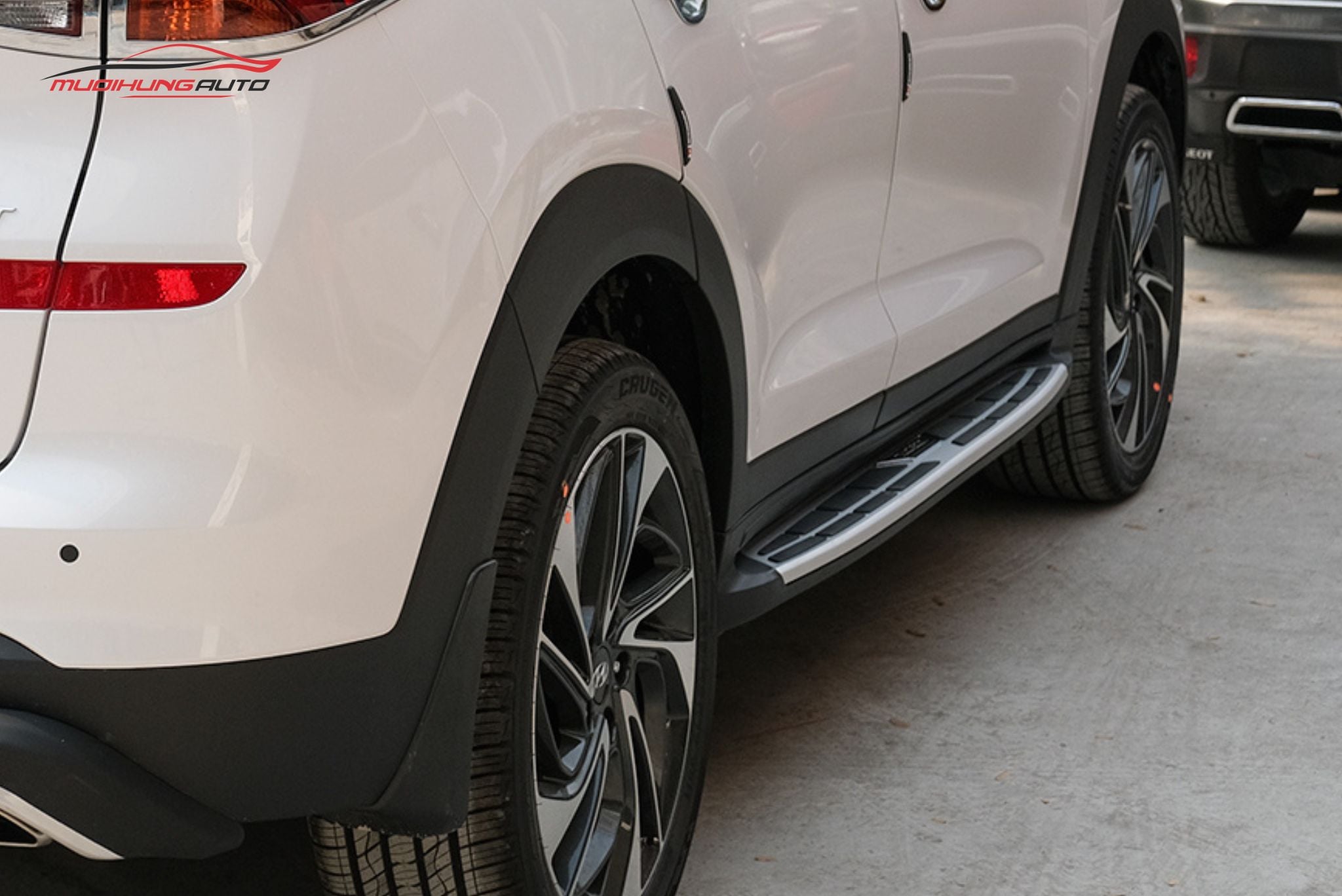 Bậc lên xuống Hyundai Tucson 2022
