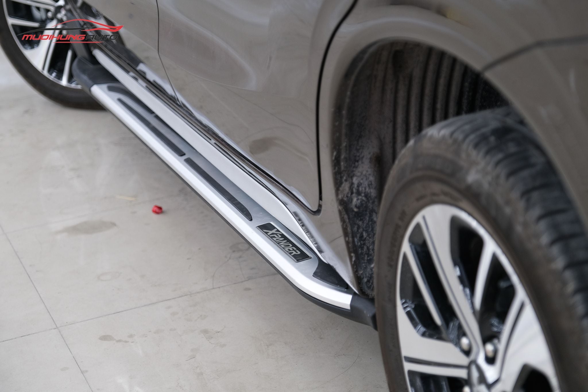 Bậc lên xuống Mitsubishi Xpander