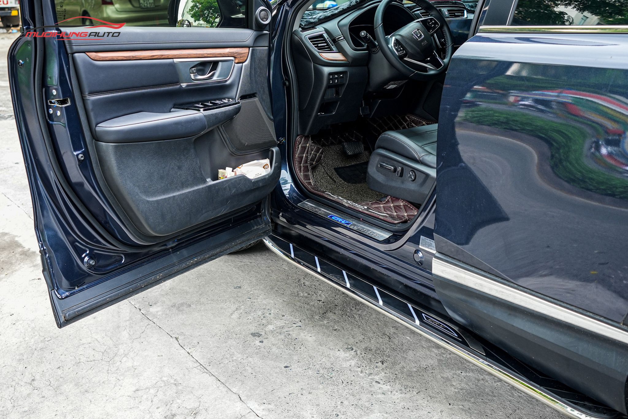 Bậc lên xuống ô tô Honda CRV 2020