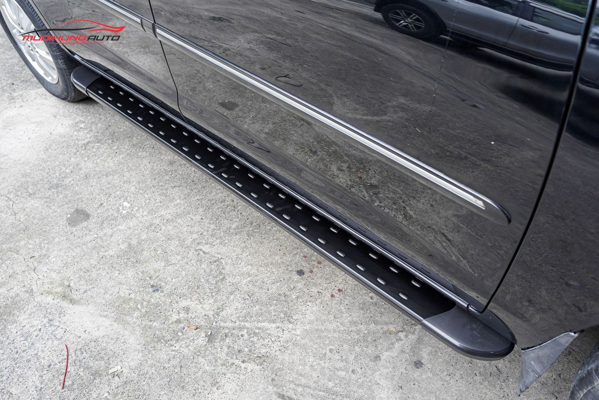 Bậc lên xuống Toyota Innova 2008