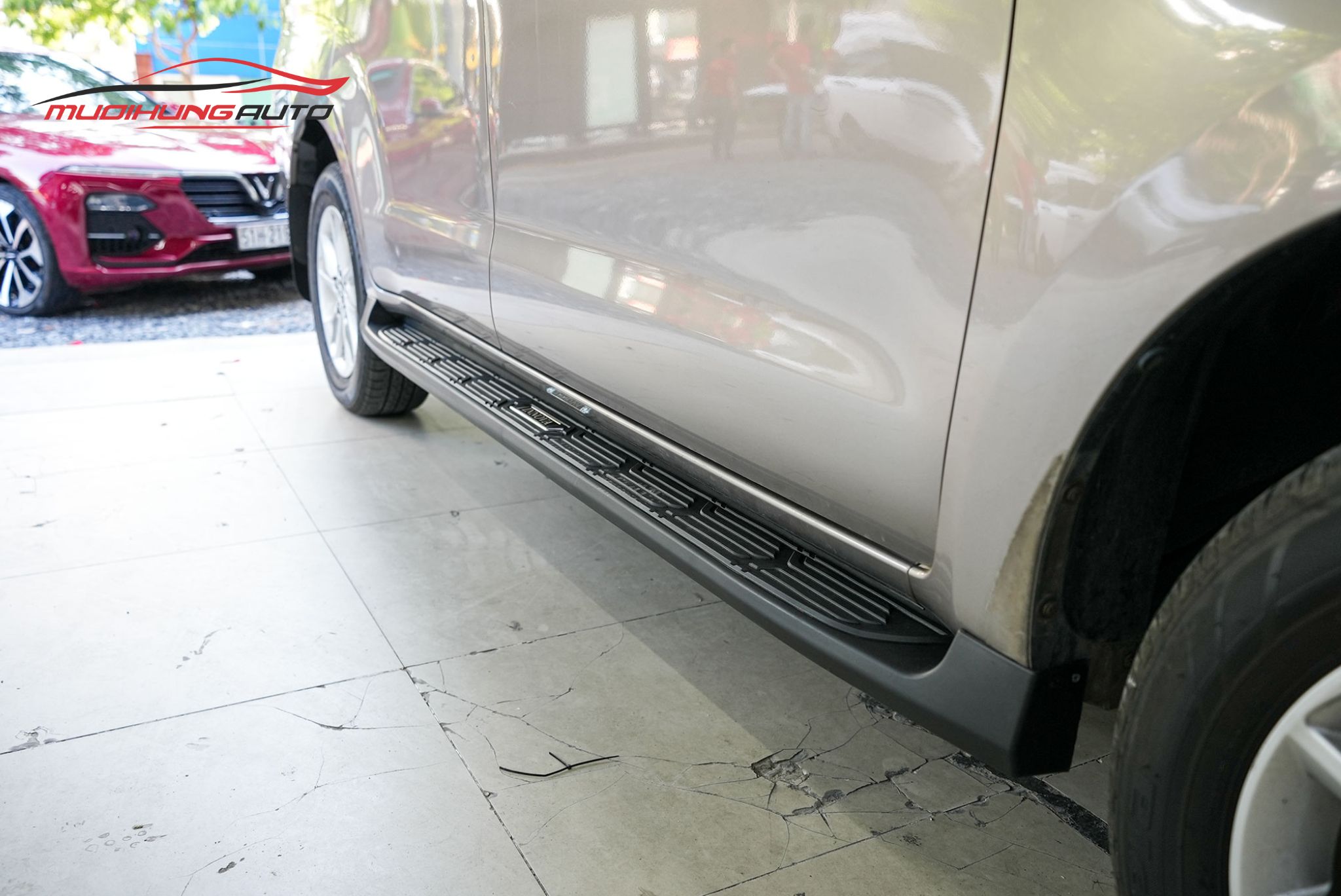 Top 10+ Mẫu Bệ Bước Toyota Innova Bền Đẹp Nhất 2025
