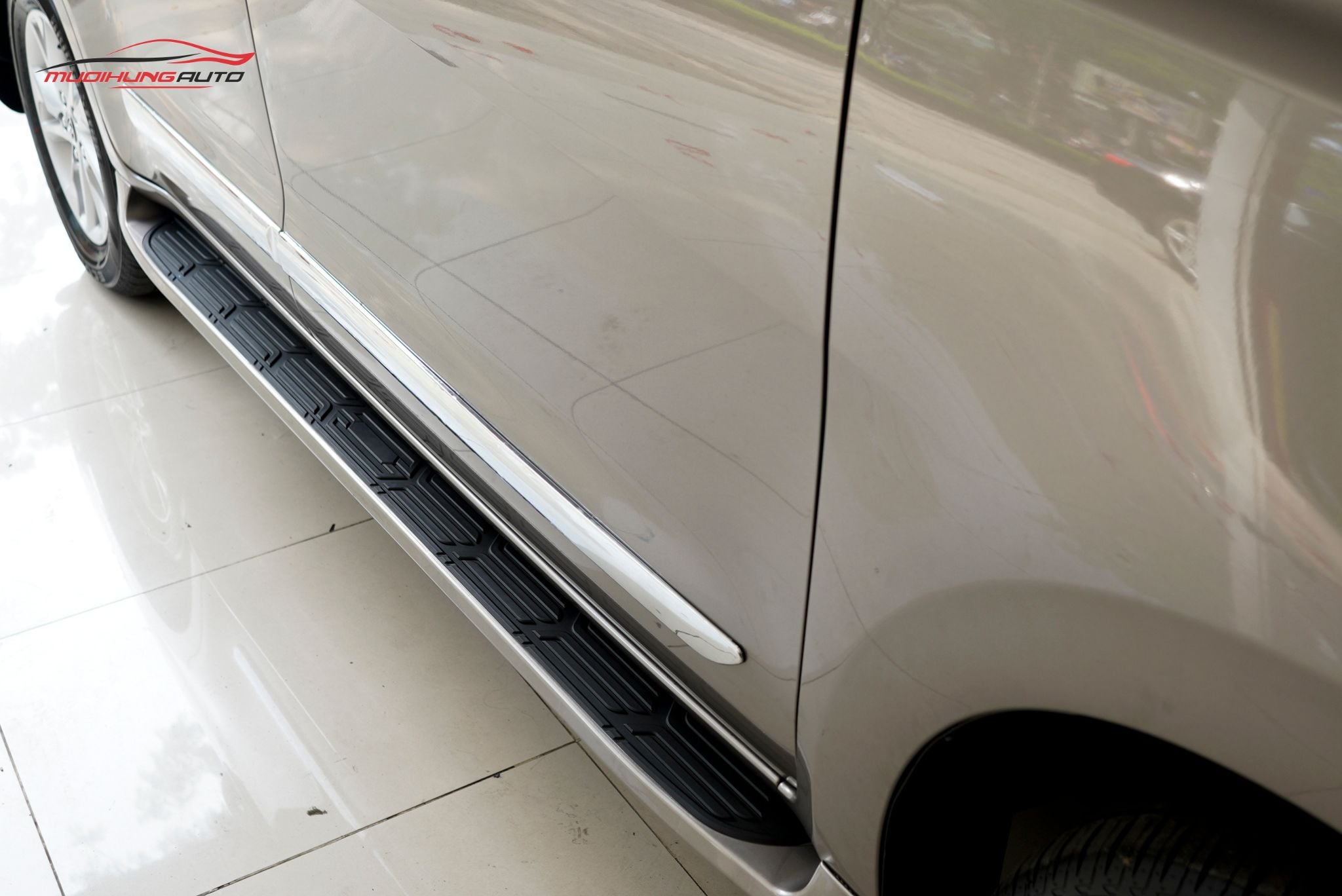 Bậc lên xuống Toyota Innova 2019