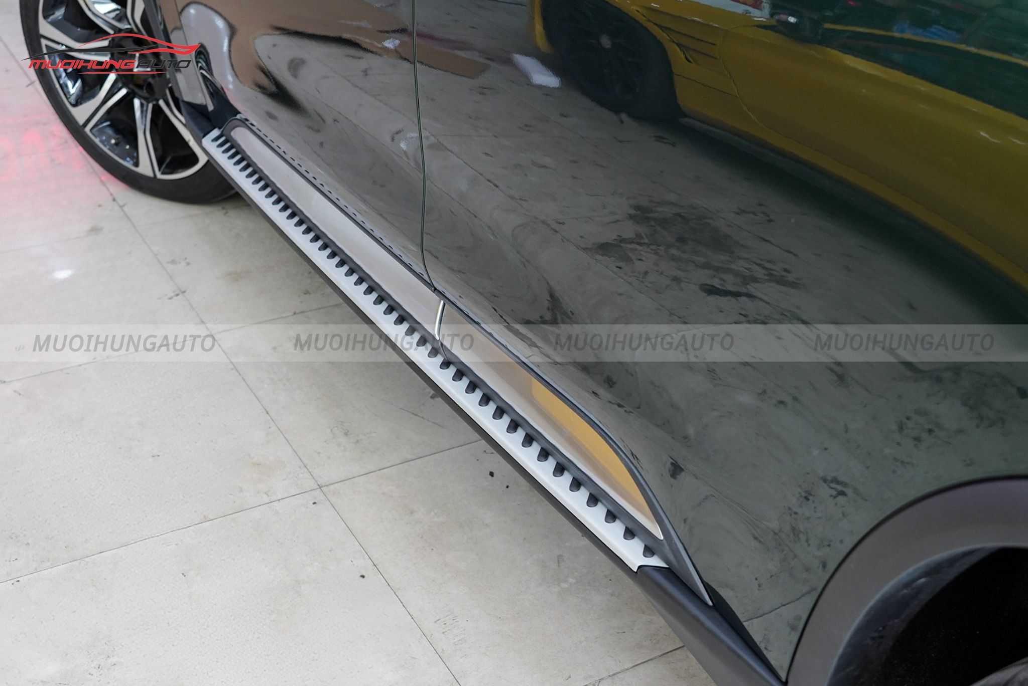 Bậc lên xuống Vinfast LUX SA2.0 2020