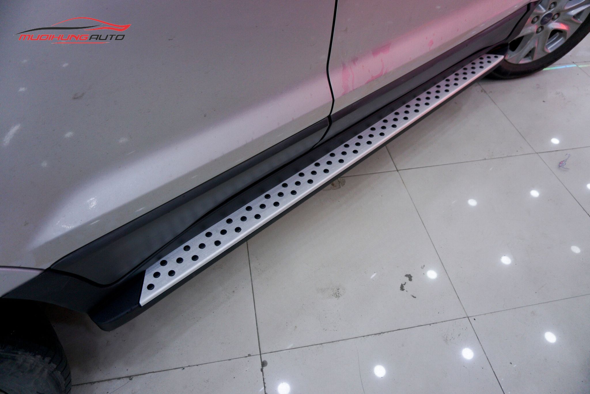 Bậc lên xuống xe Ford Ecosport 2019