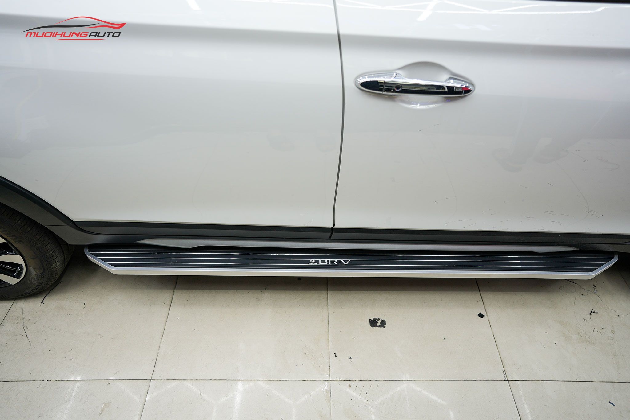 Bậc lên xuống xe Honda BRV