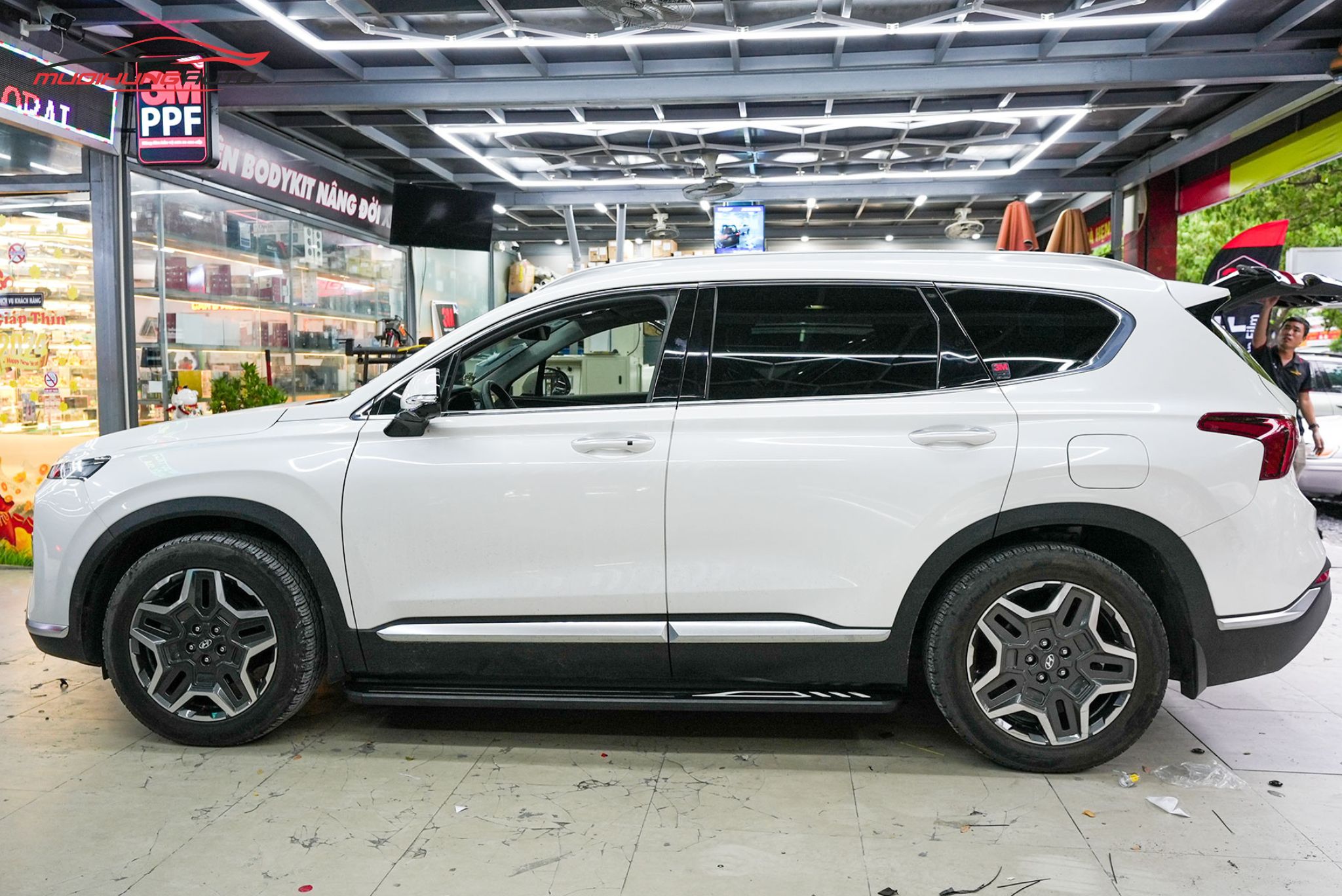 Top 10+ Mẫu Bệ Bước Hyundai SantaFe Bền Đẹp Nhất 2025