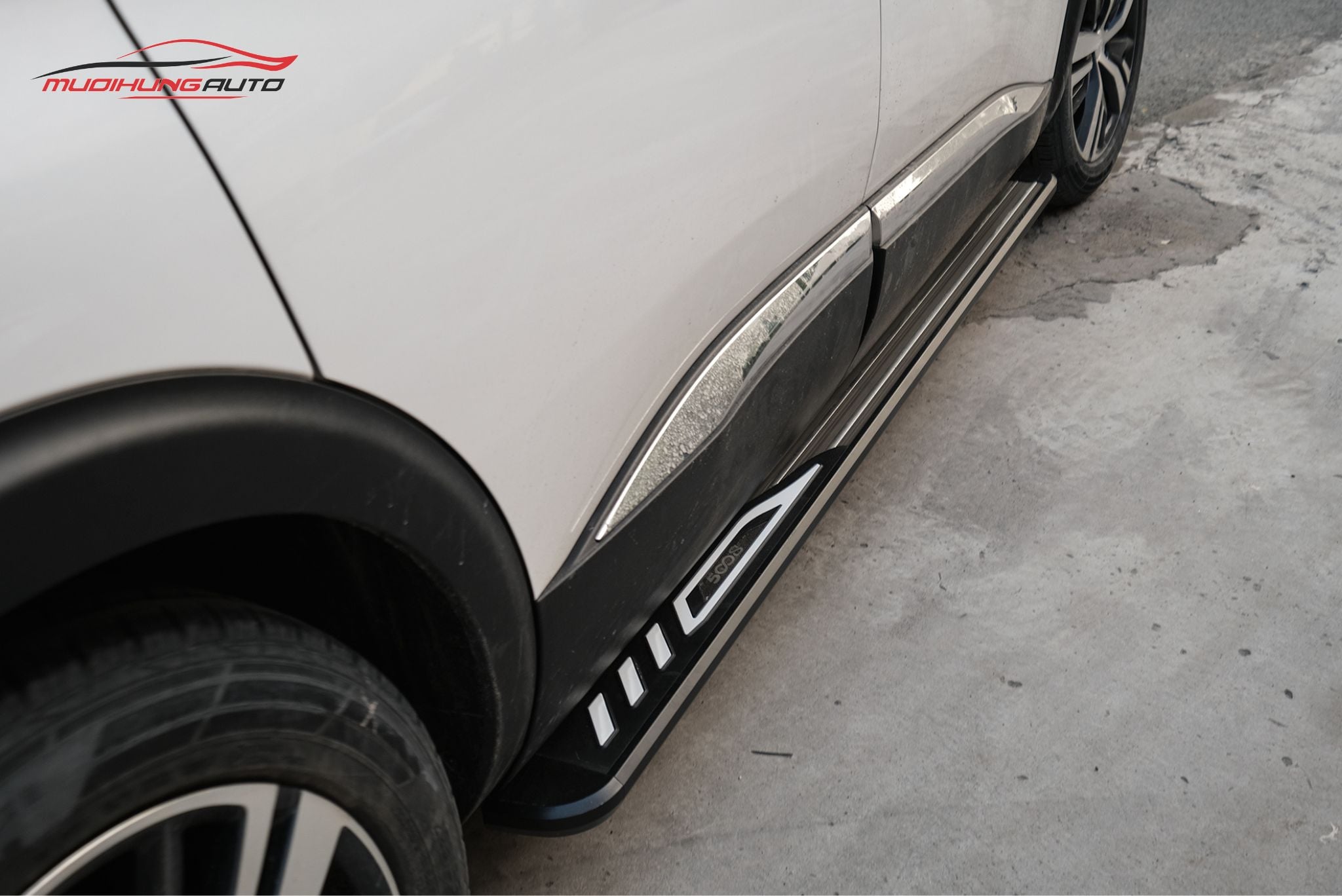 Bậc lên xuống xe Peugeot