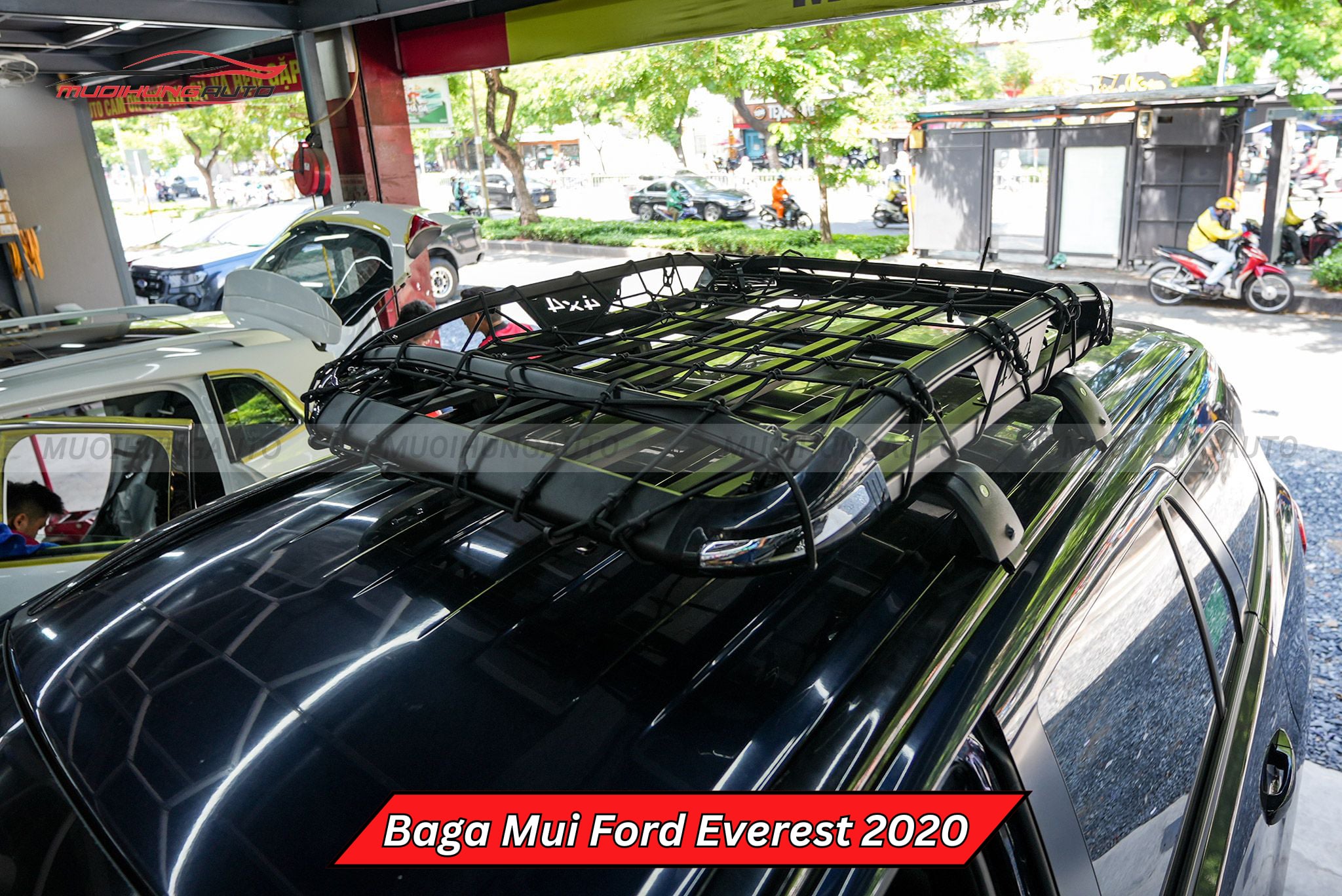 Baga mui ô tô Ford Everest 2020