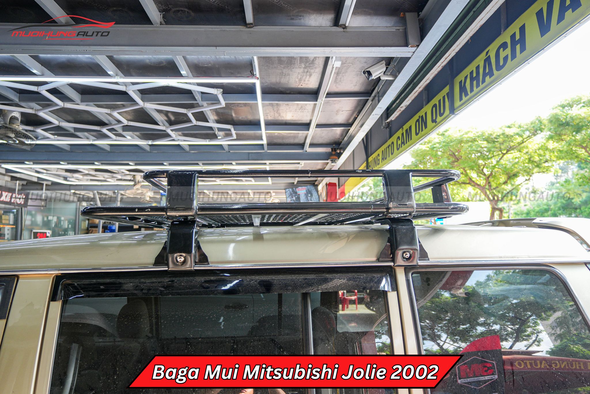 Baga mui vuông Mitsubishi Jolie 2002