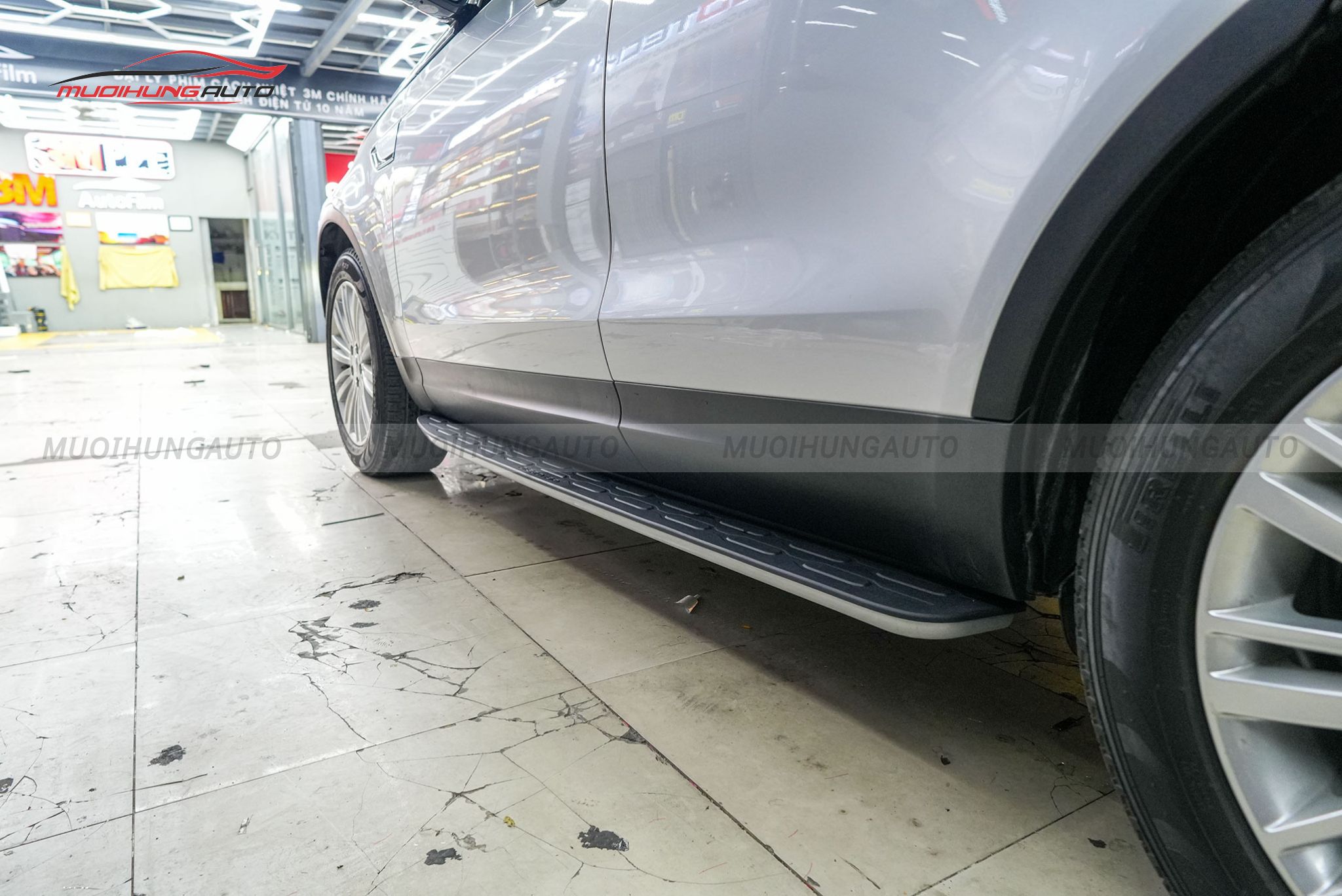 Bệ bước chân cho xe Land Rover Discovery 2015+