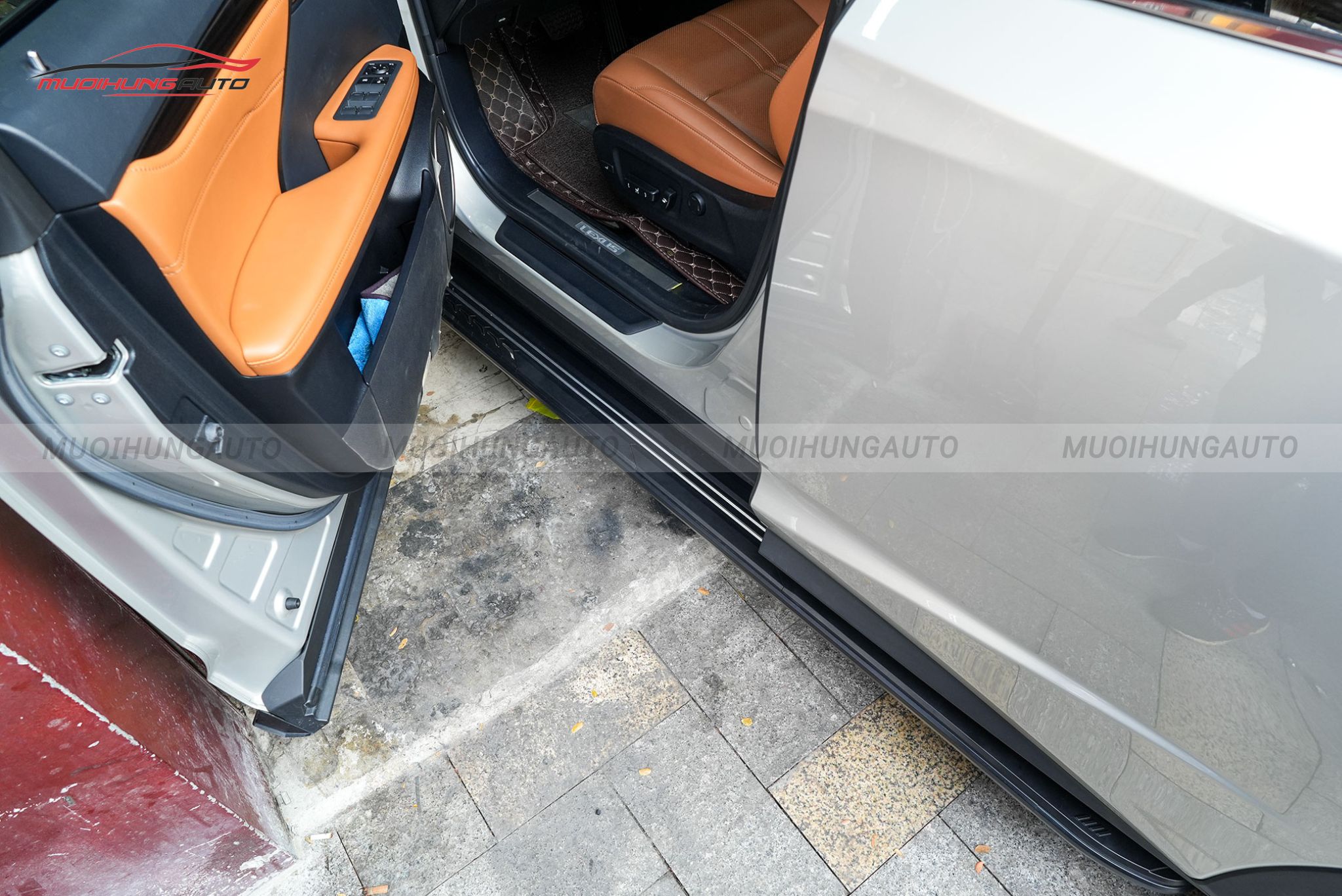 Bệ bước chân cho xe Lexus RX300 2021