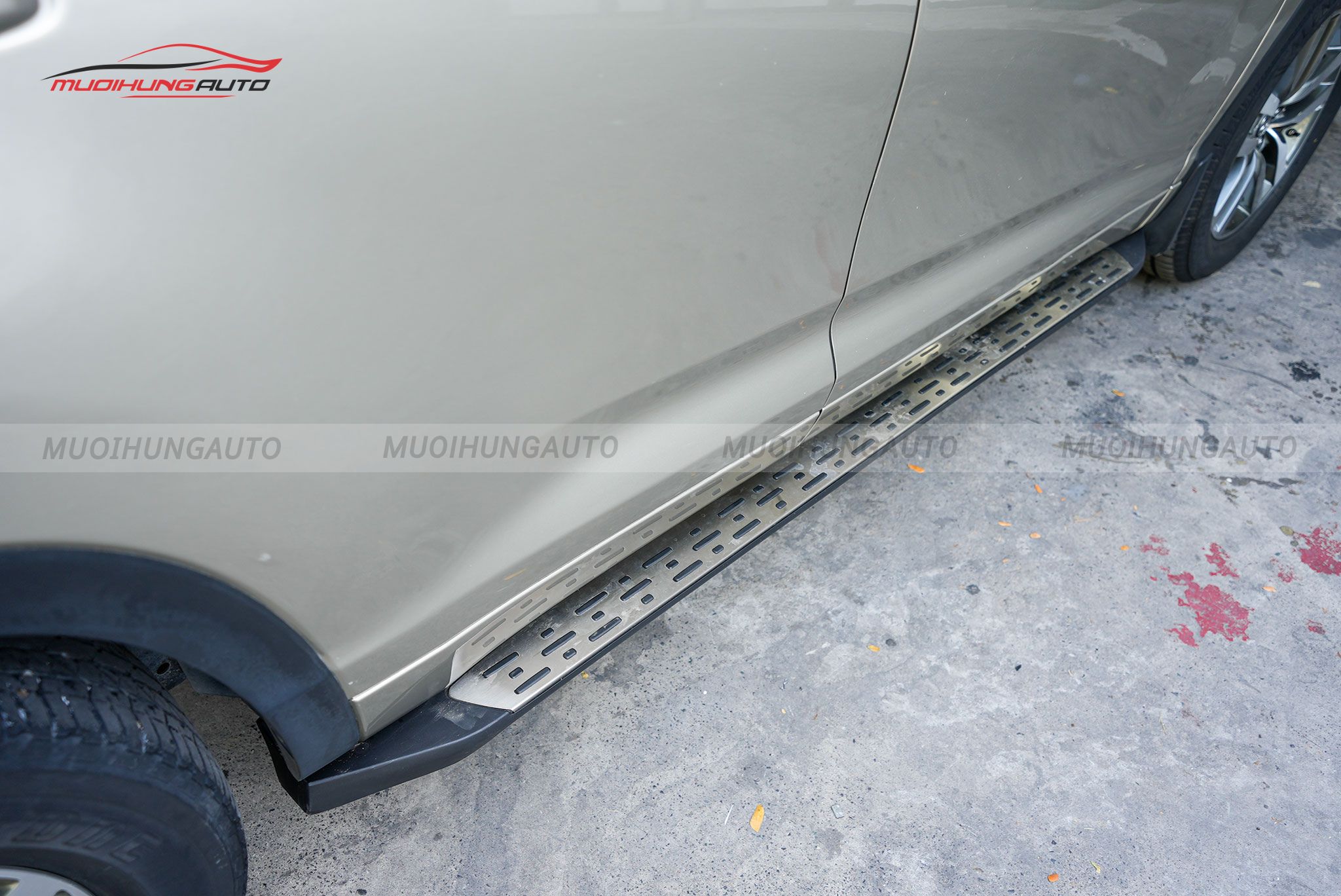 Bệ bước chân cho xe Toyota Highlander 2015+