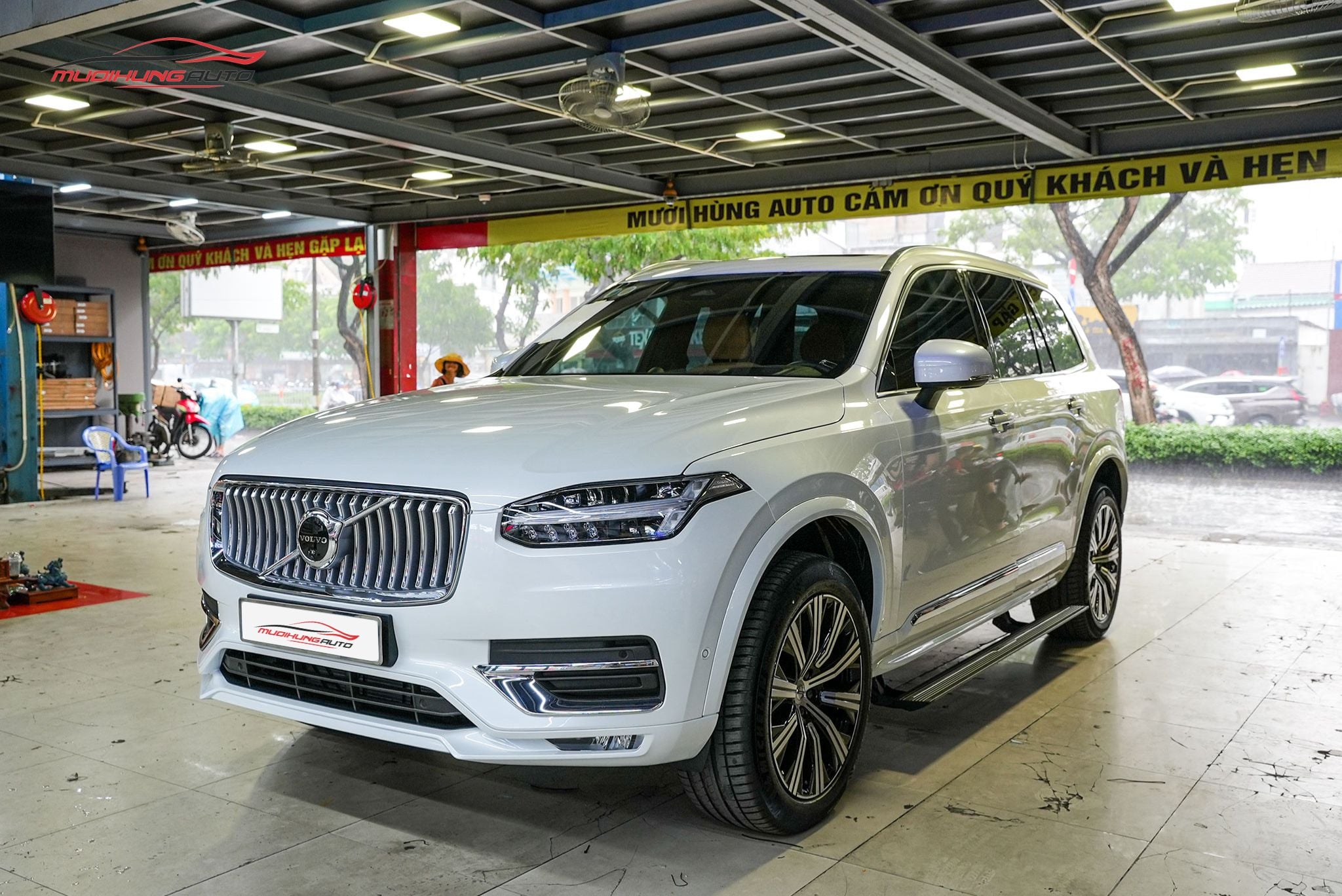 Bệ bước chân điện Volvo XC90 2023