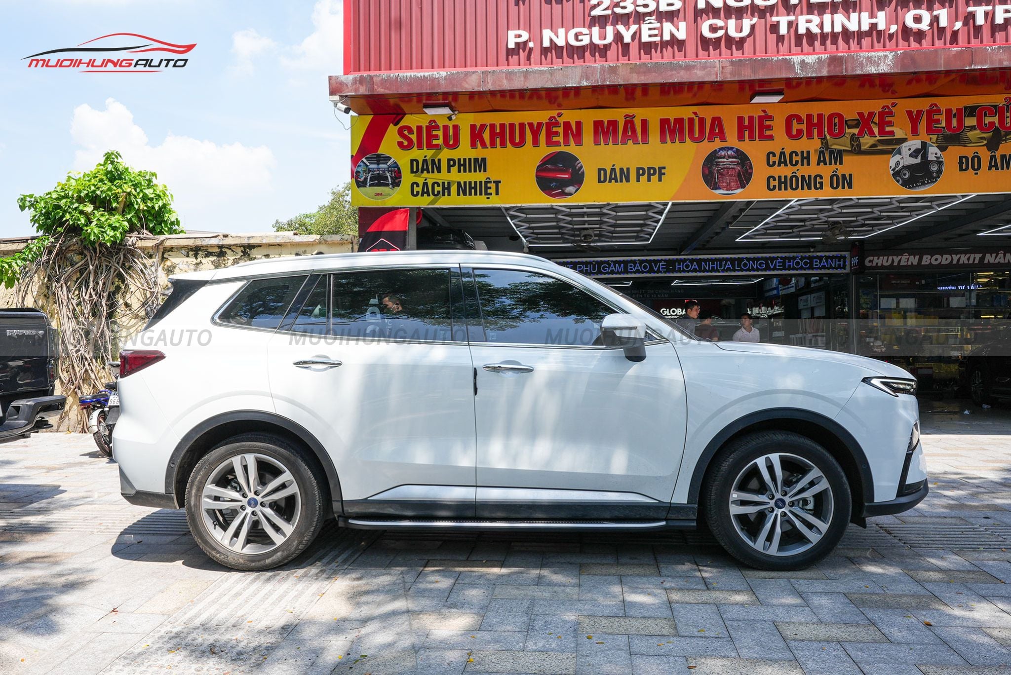 Bệ bước chân Ford Territory 2024