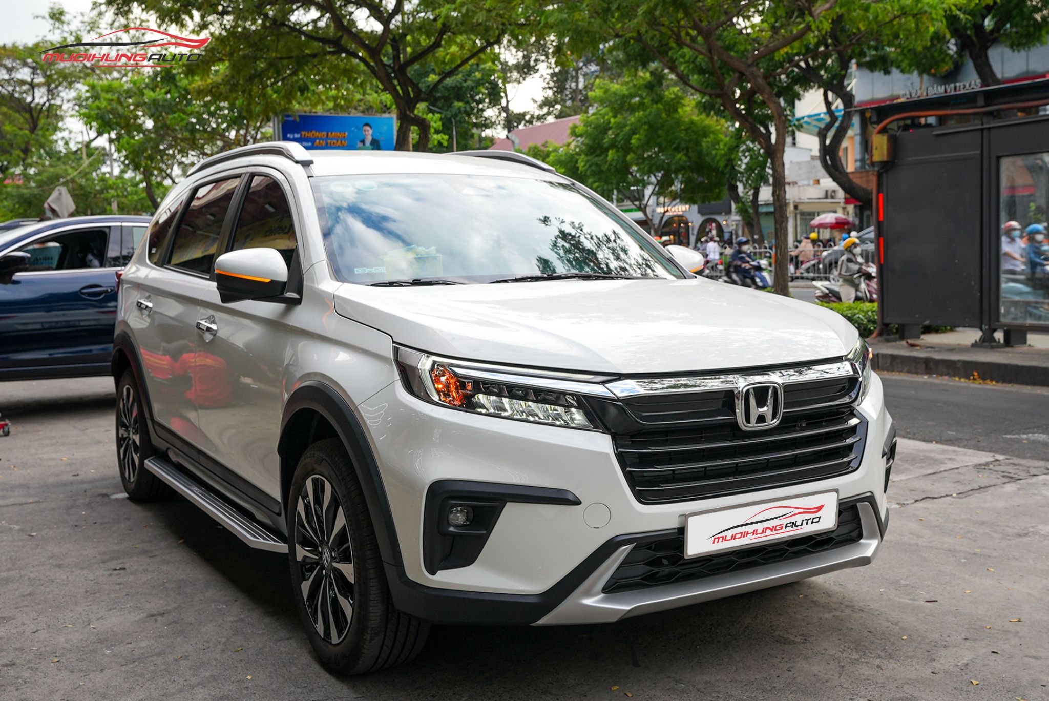 Bệ bước chân Honda BRV