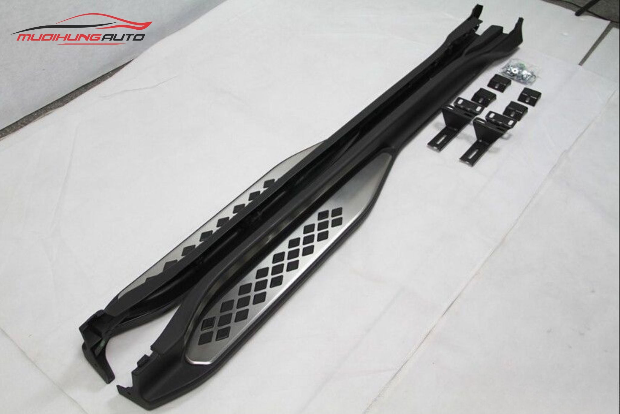 Bệ bước chân Honda HRV 2024 mẫu chấm bi