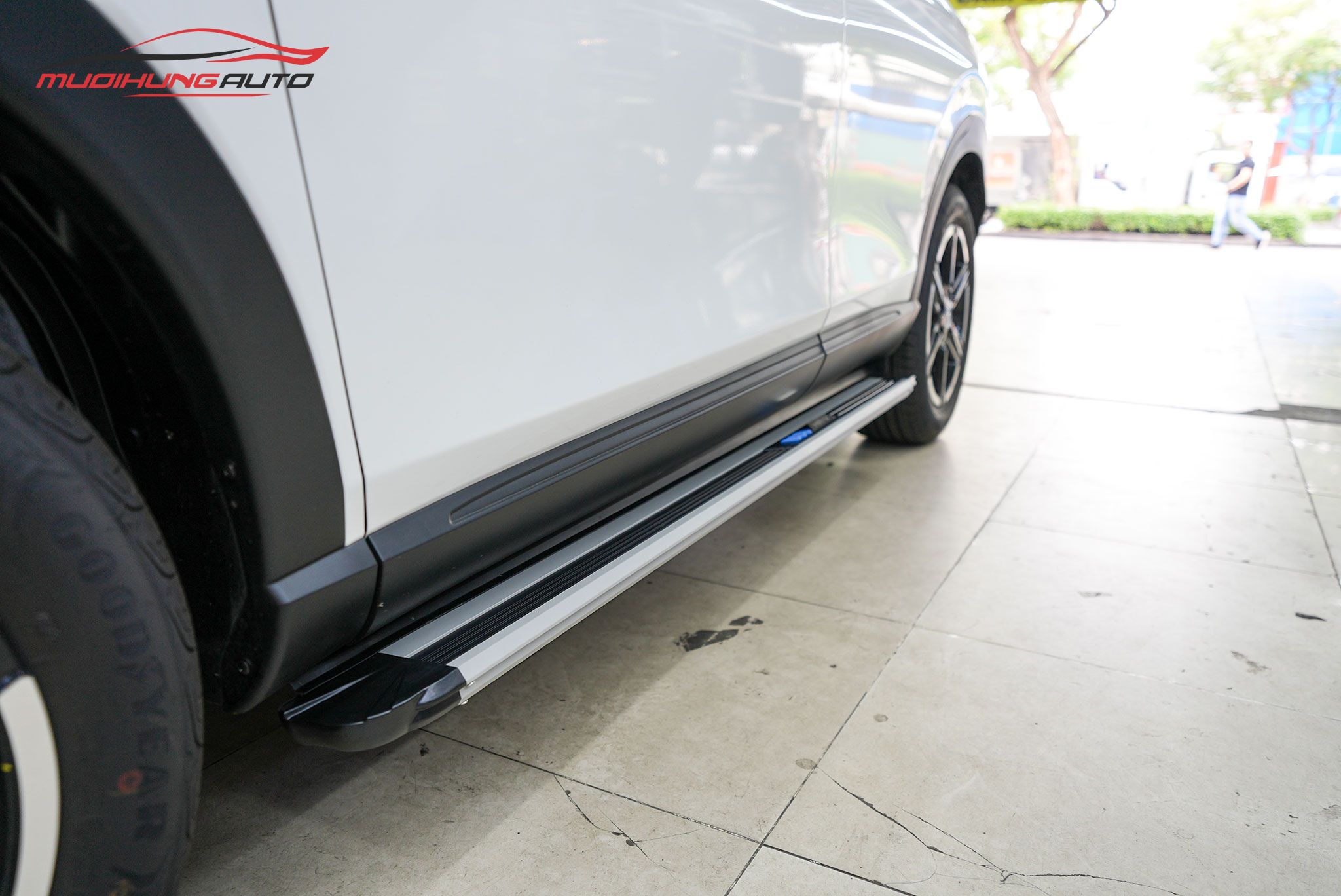 Bệ bước chân HRV 2024