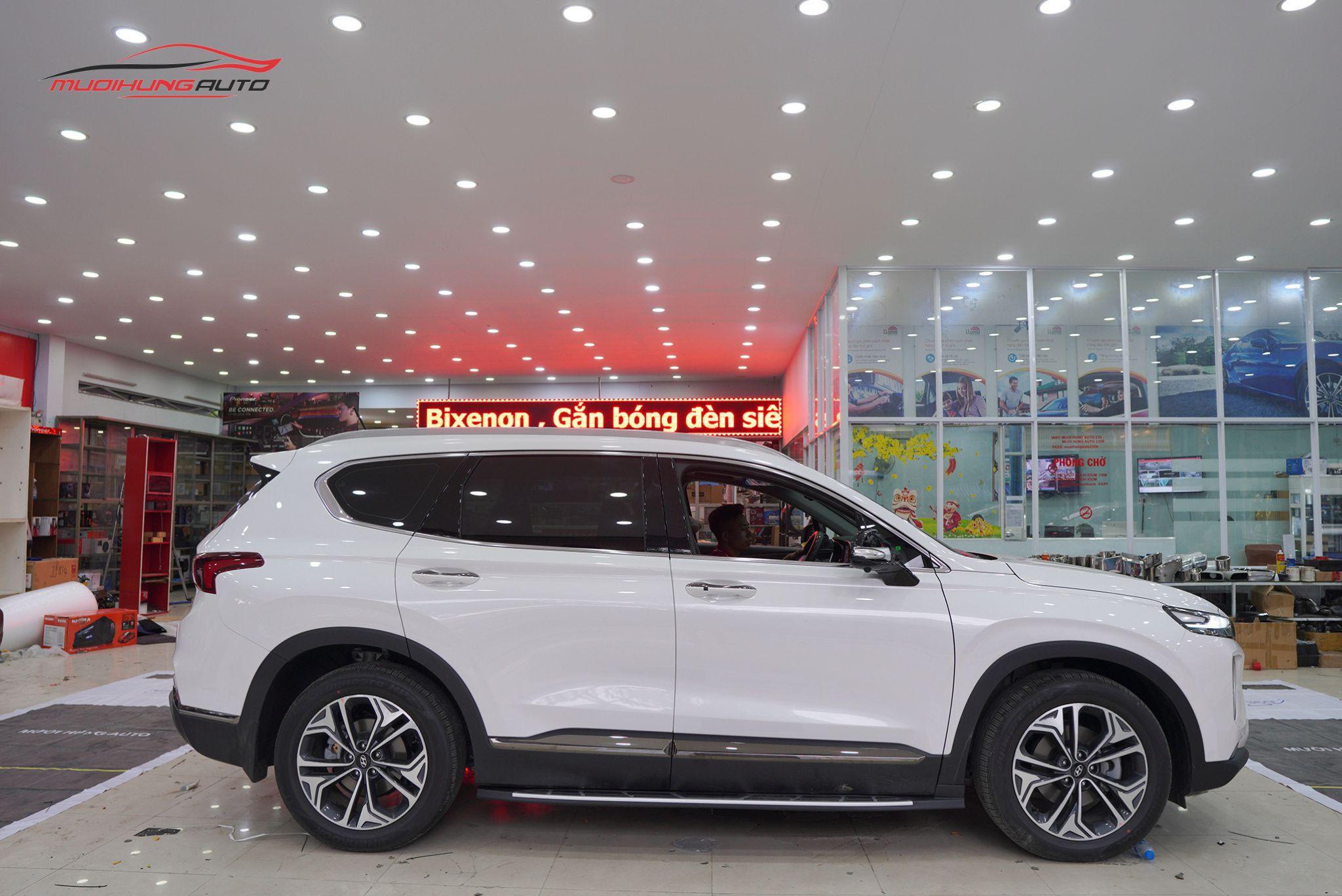 Bệ bước chân Hyundai Santafe 2019