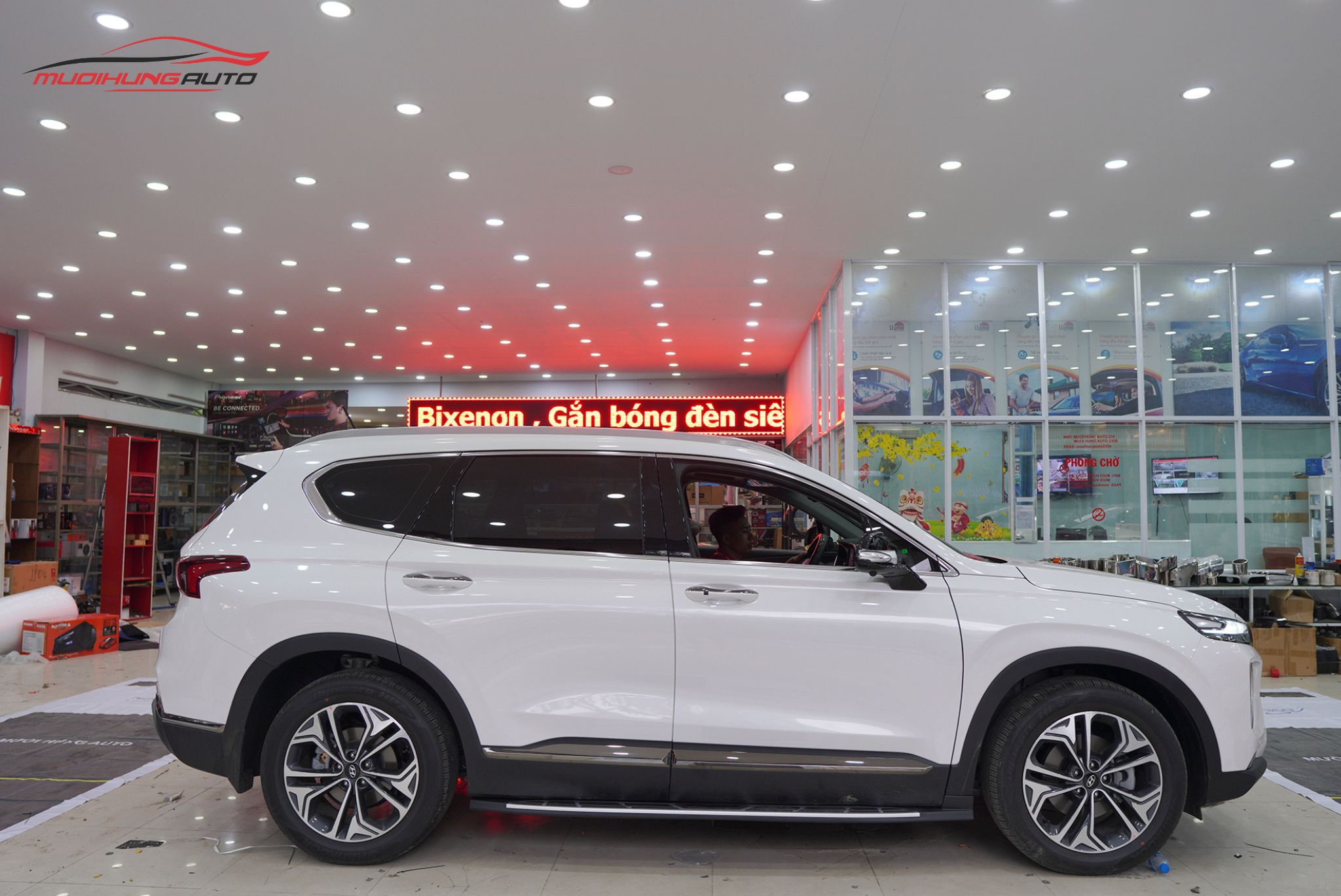 Top 10+ Mẫu Bệ Bước Hyundai SantaFe Bền Đẹp Nhất 2025