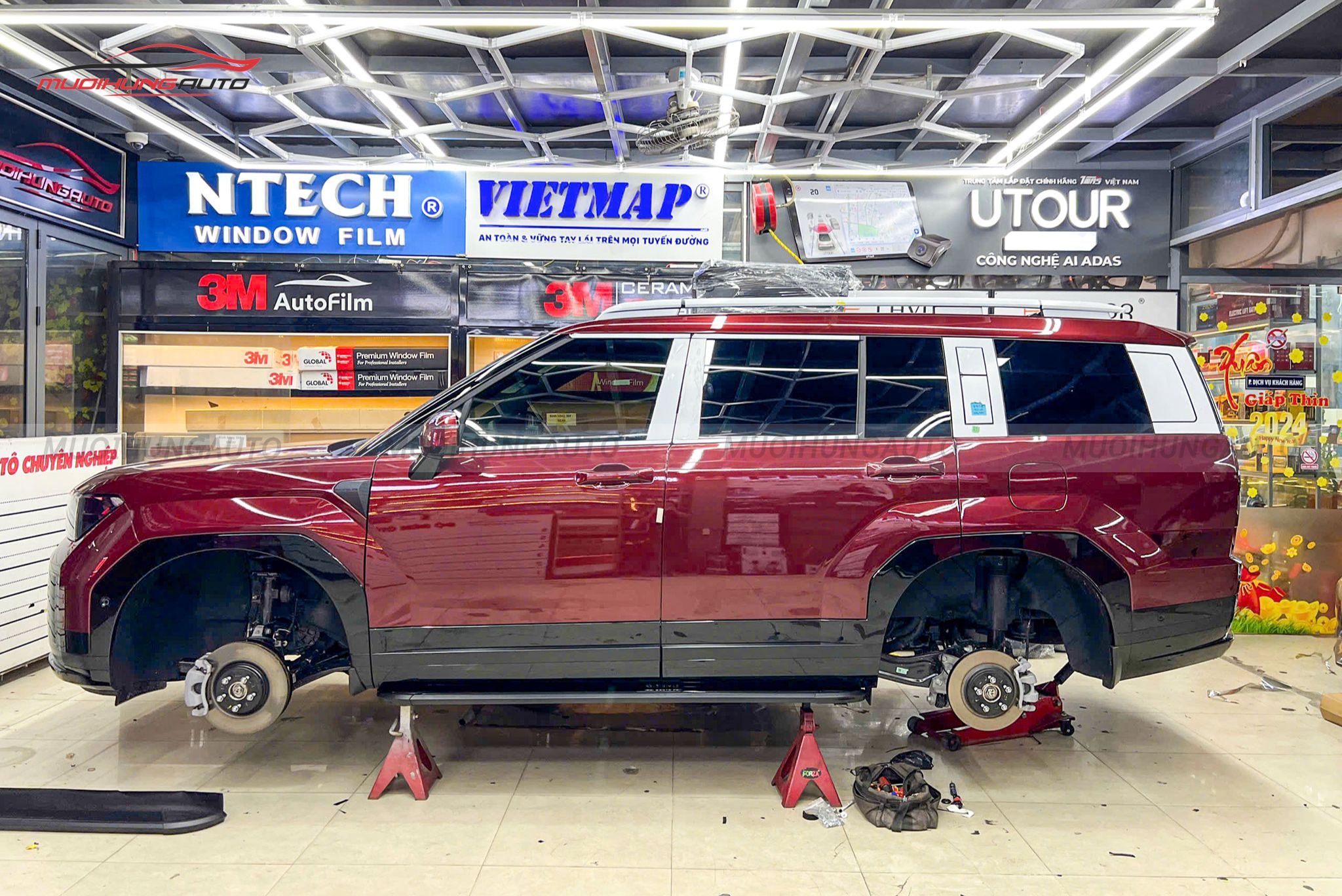 Bệ bước chân Hyundai Santafe 2025