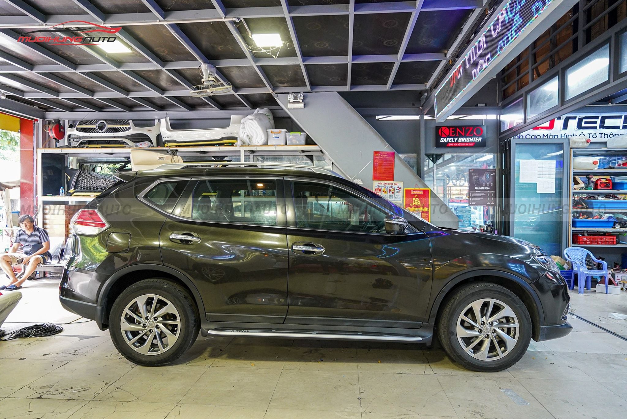 Bệ bước chân Nissan X-Trail 2017