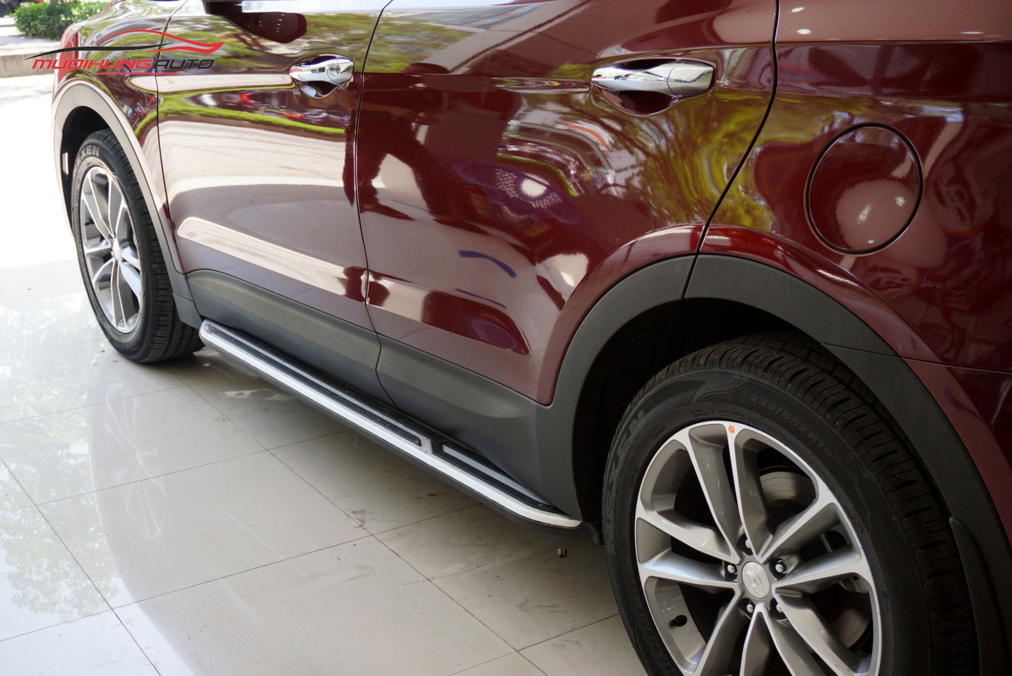 Bệ bước chân ô tô Hyundai Santafe 2018