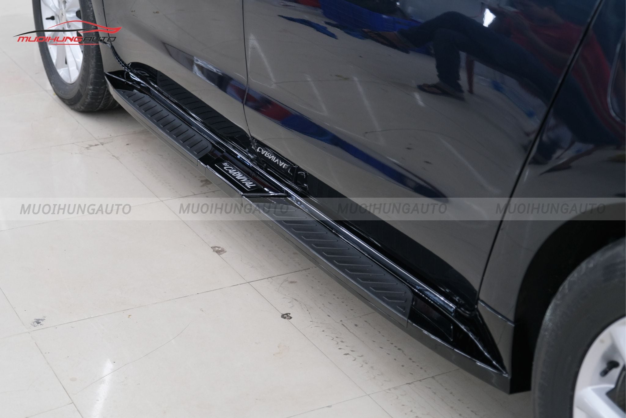 Bệ bước chân ô tô Kia Sedona 2020