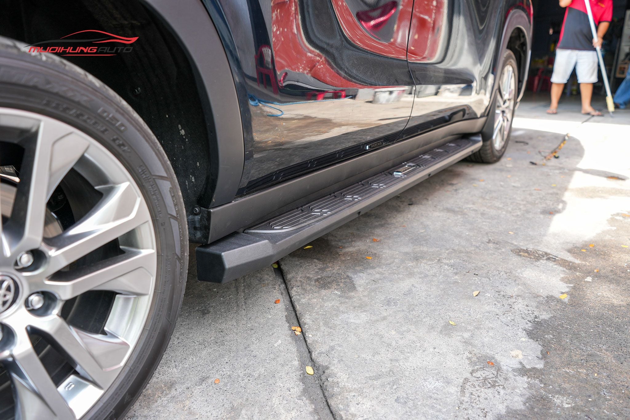 Bệ bước chân ô tô Toyota Innova Cross 2024