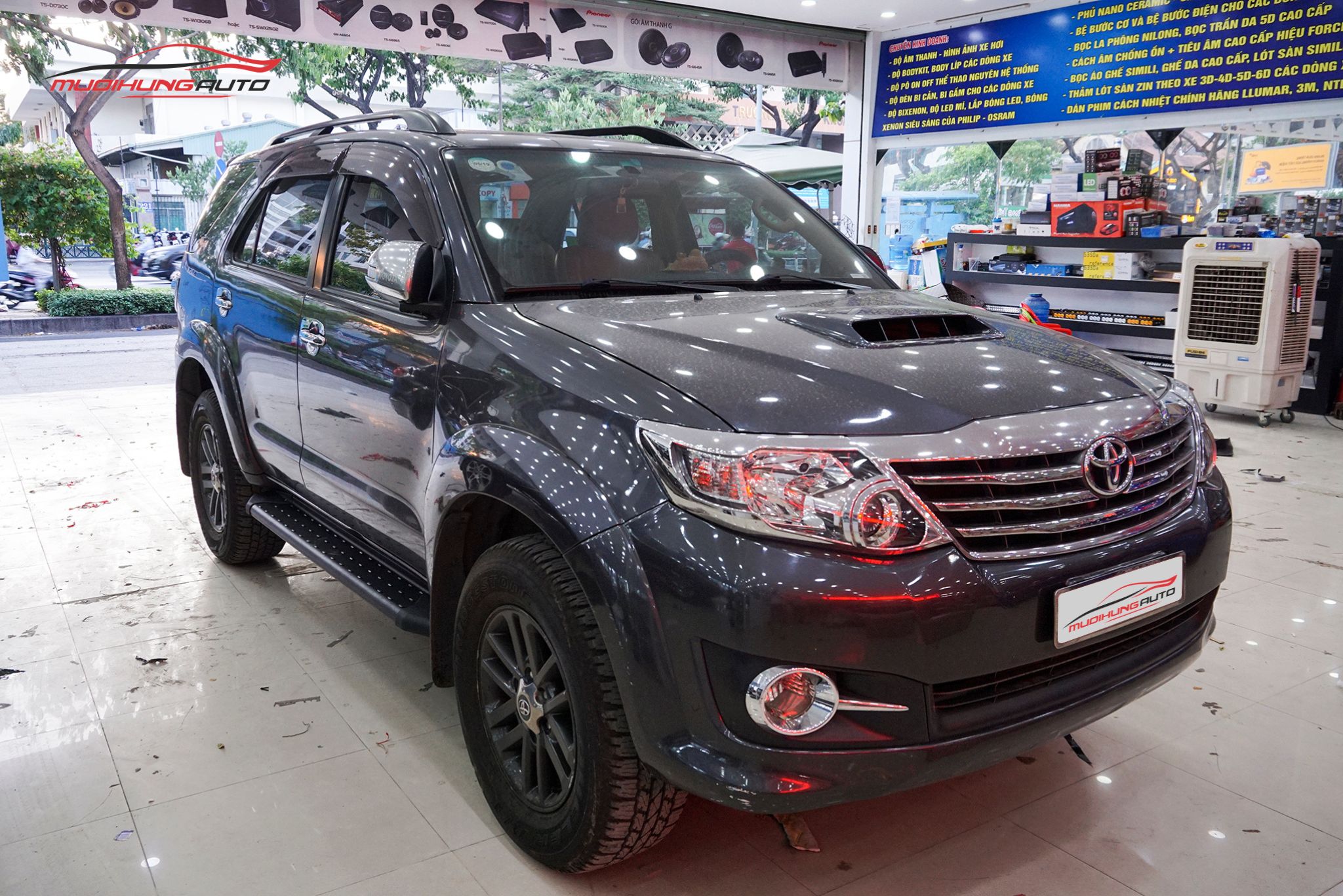 Bệ bước chân Toyota Fortuner