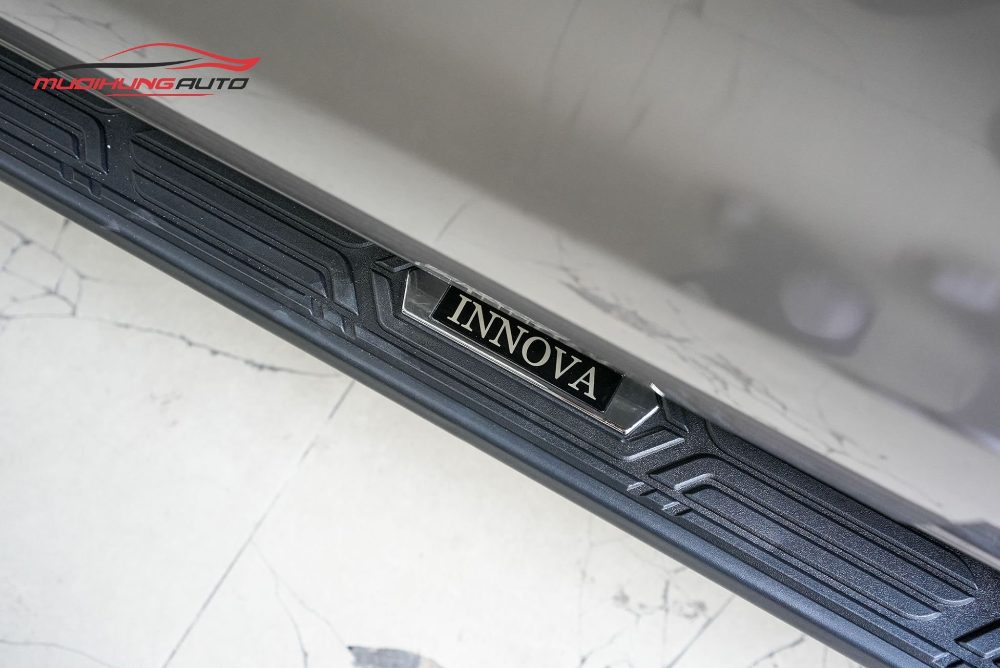 Top 10+ Mẫu Bệ Bước Toyota Innova Bền Đẹp Nhất 2025