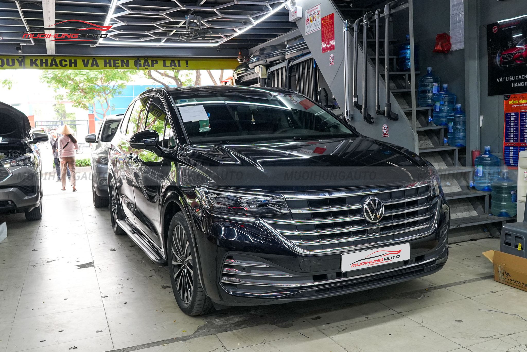 Bệ bước chân Volkswagen Viloran 2024