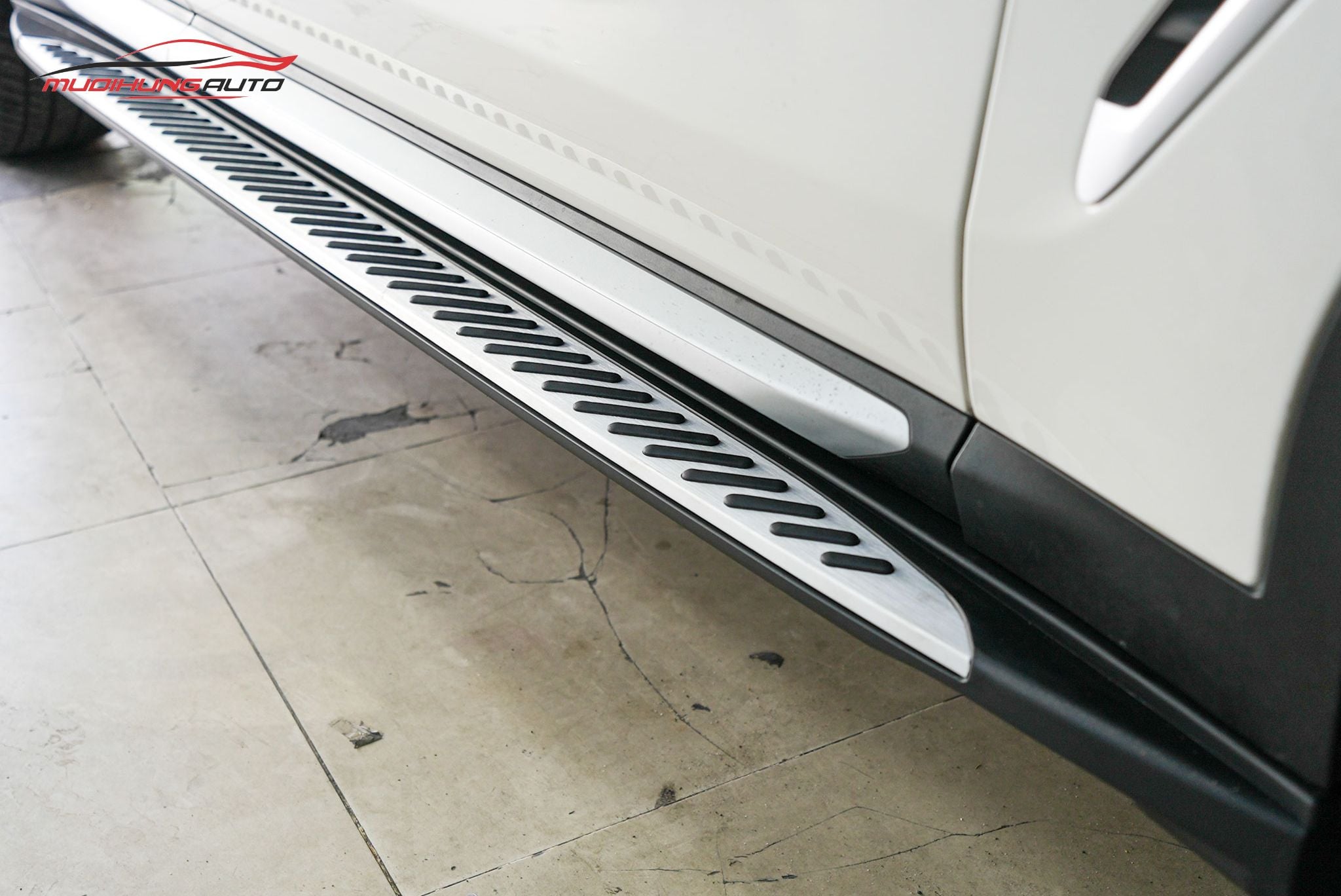 Bệ bước chân xe BMW X3