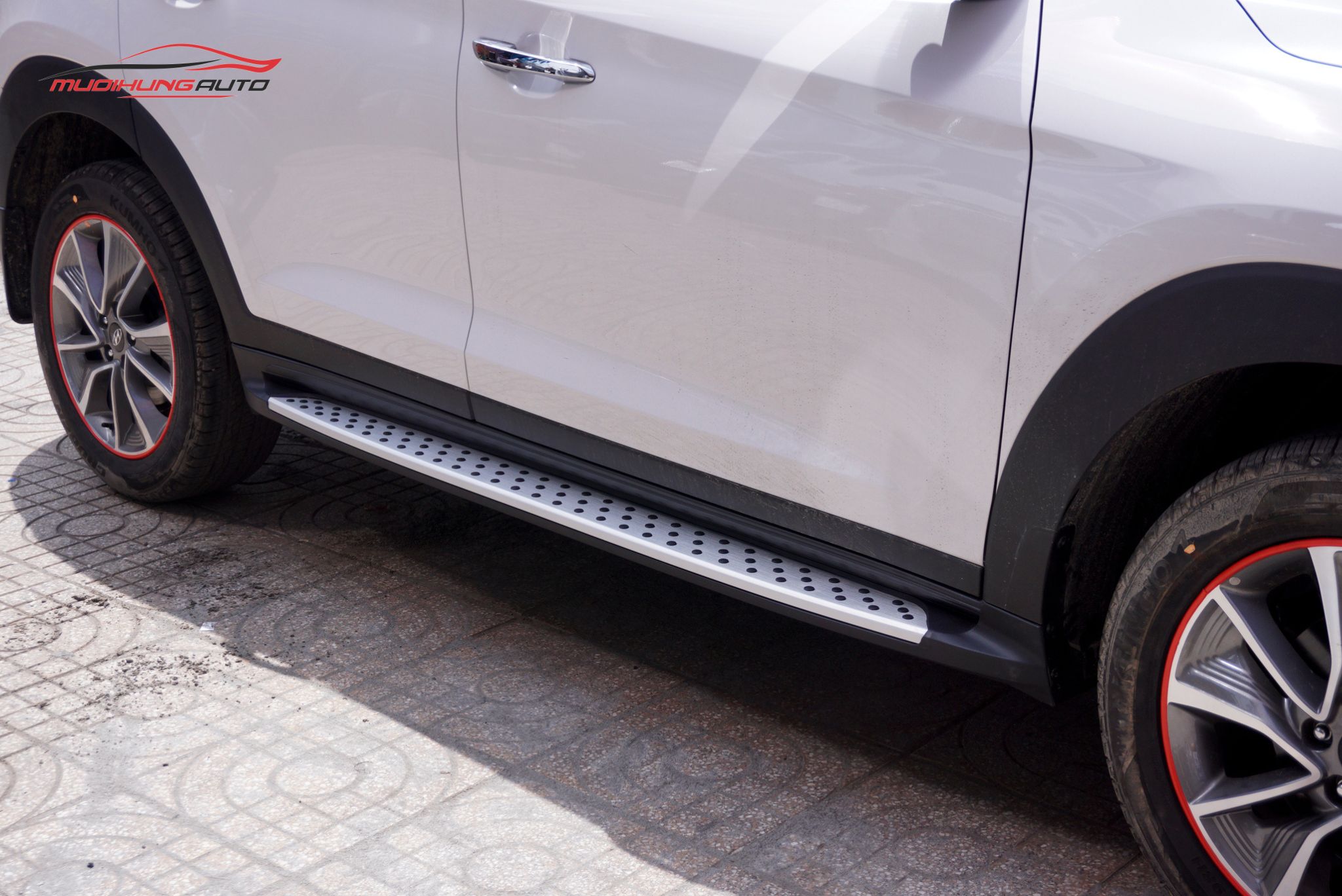 Bệ bước chân xe Hyundai Tucson 2019