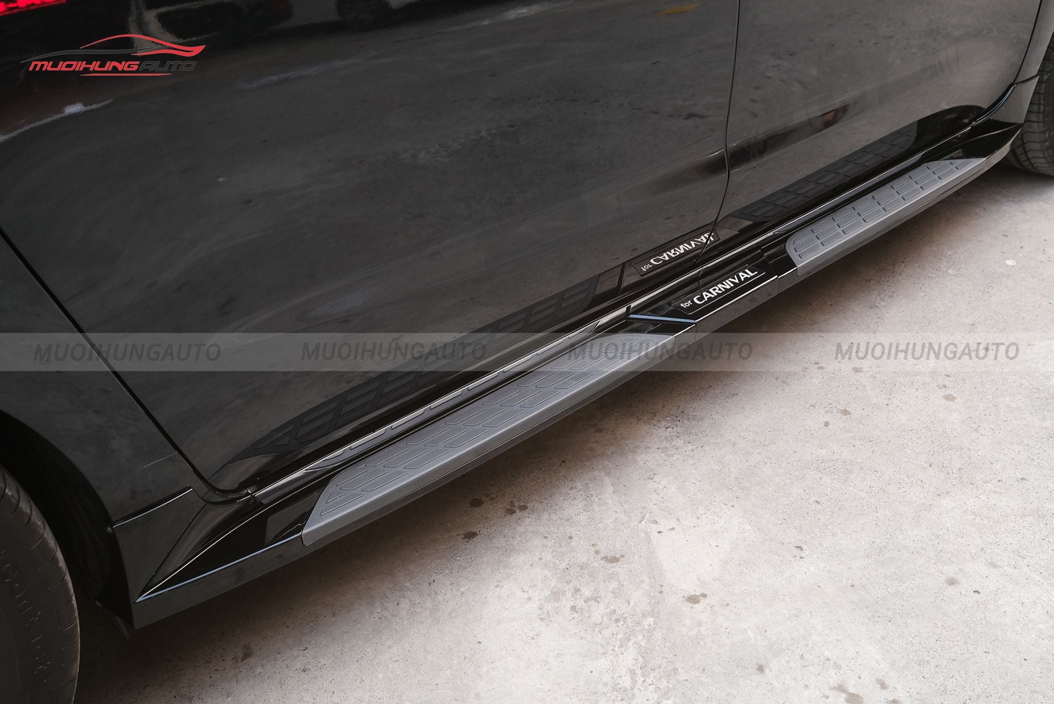 Bệ bước chân xe Kia Sedona 2020