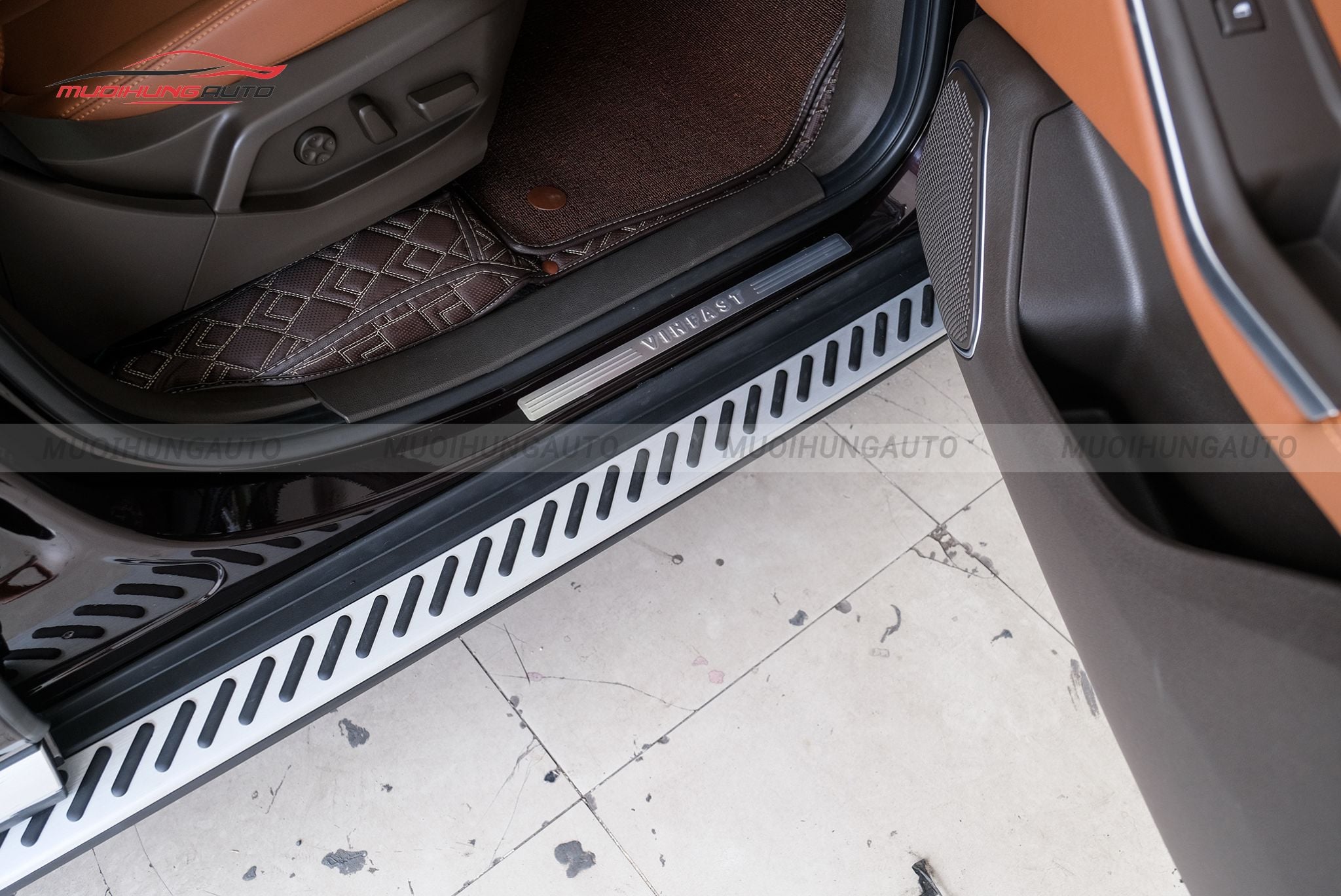 Bệ bước chân xe Vinfast LUX SA 2.0 2019