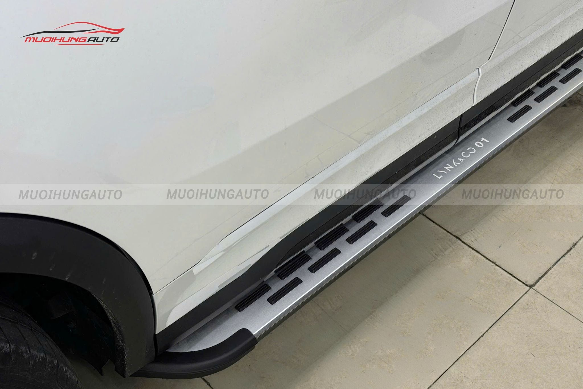 Bệ bước cho Lynk & Co 01 2025