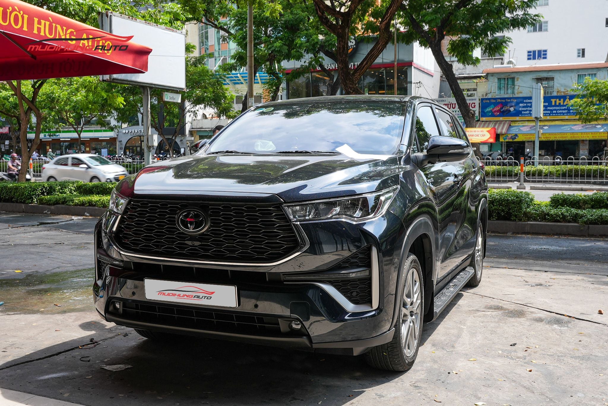 Bệ bước cho ô tô Toyota Innova Cross 2024