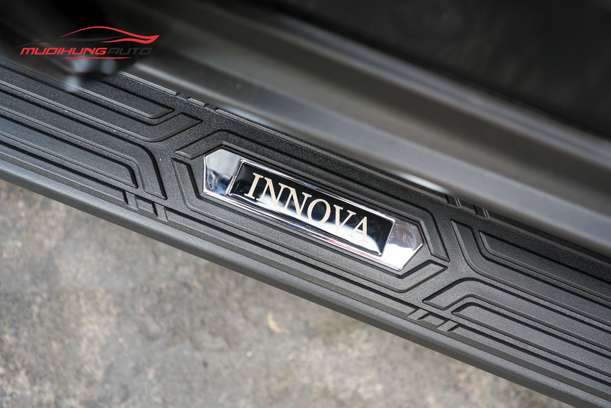 Top 10+ Mẫu Bệ Bước Toyota Innova Bền Đẹp Nhất 2025