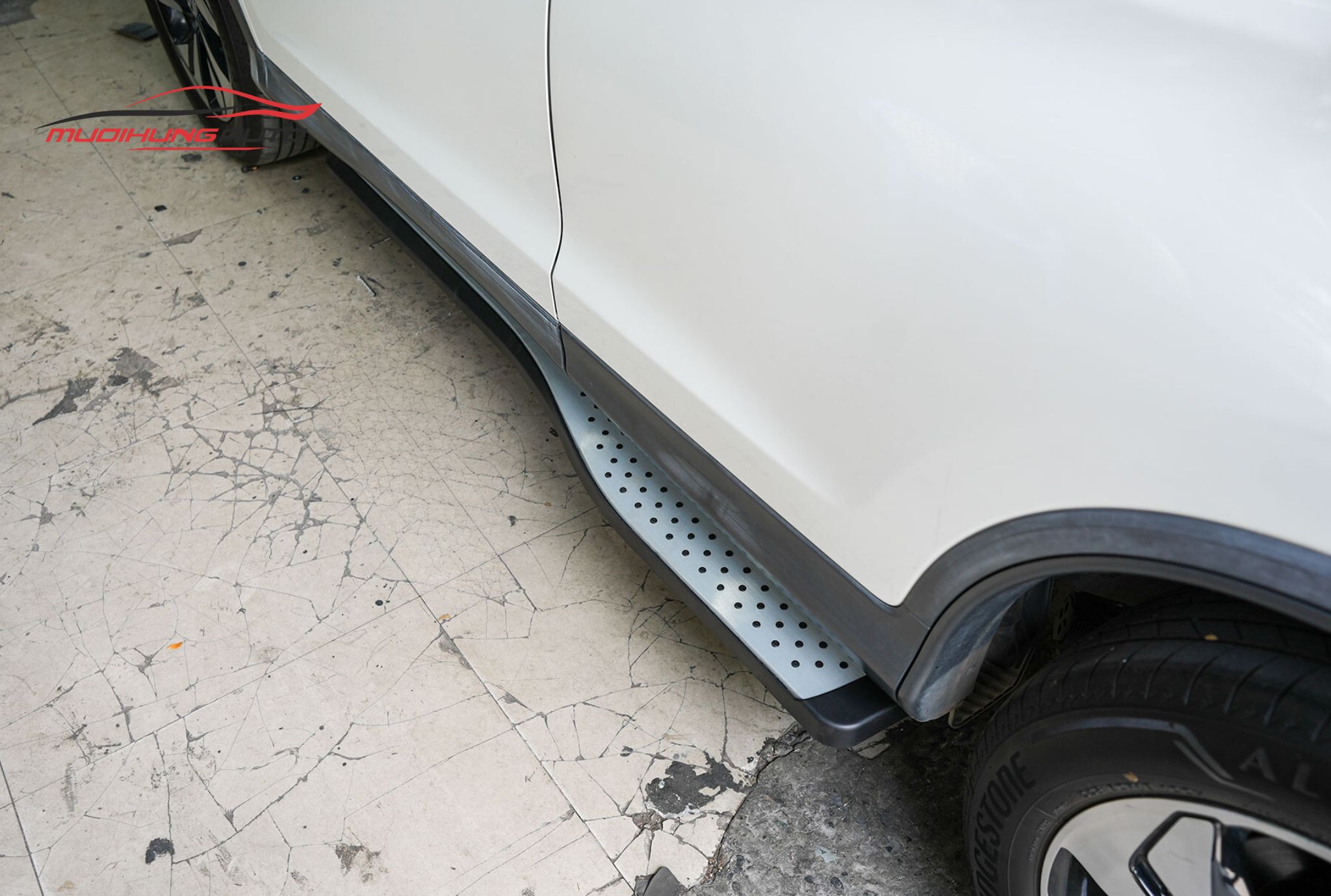 Bệ bước cơ mẫu chấm bi Honda CRV 2024