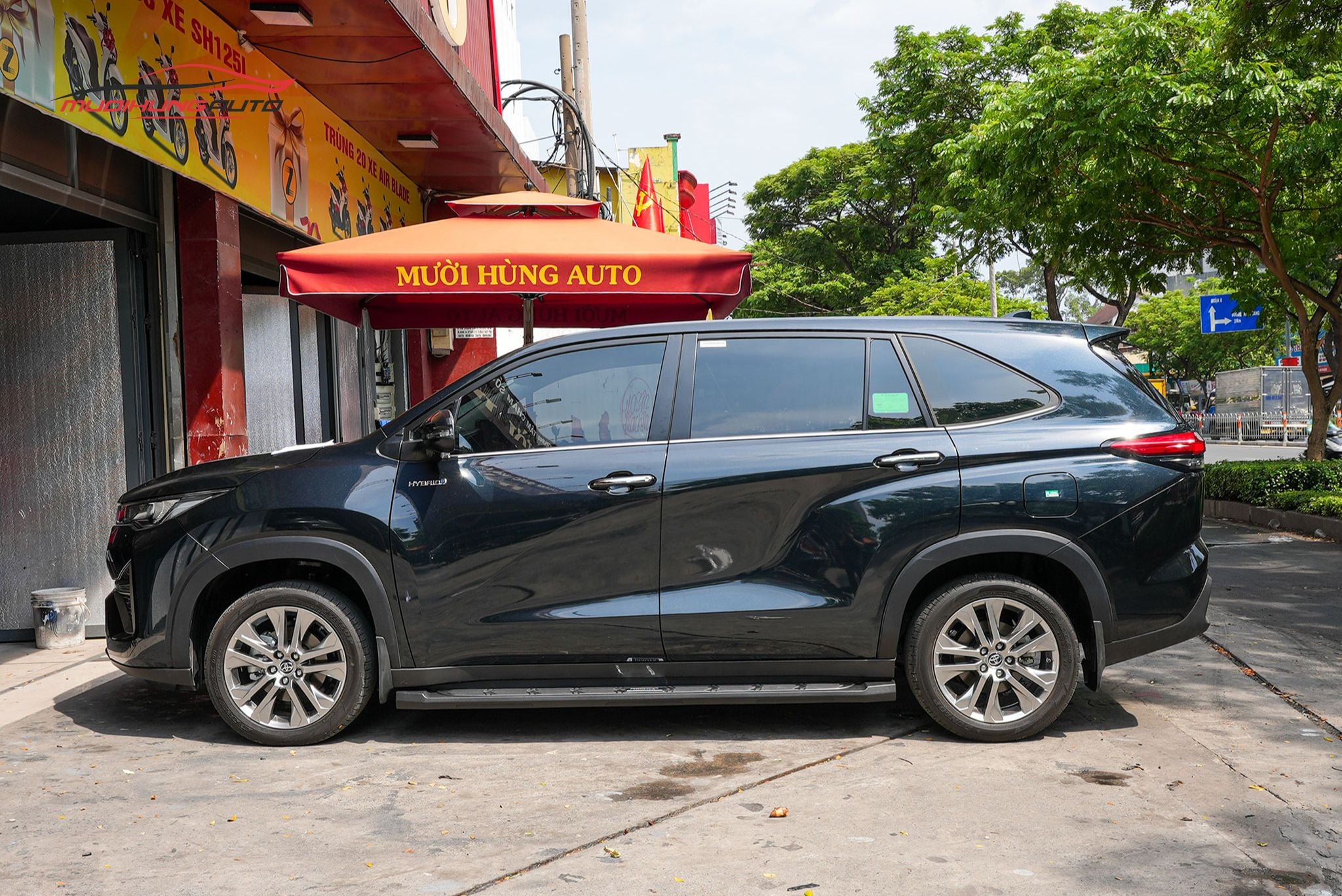 Bệ bước cơ xe Toyota Innova Cross 2024