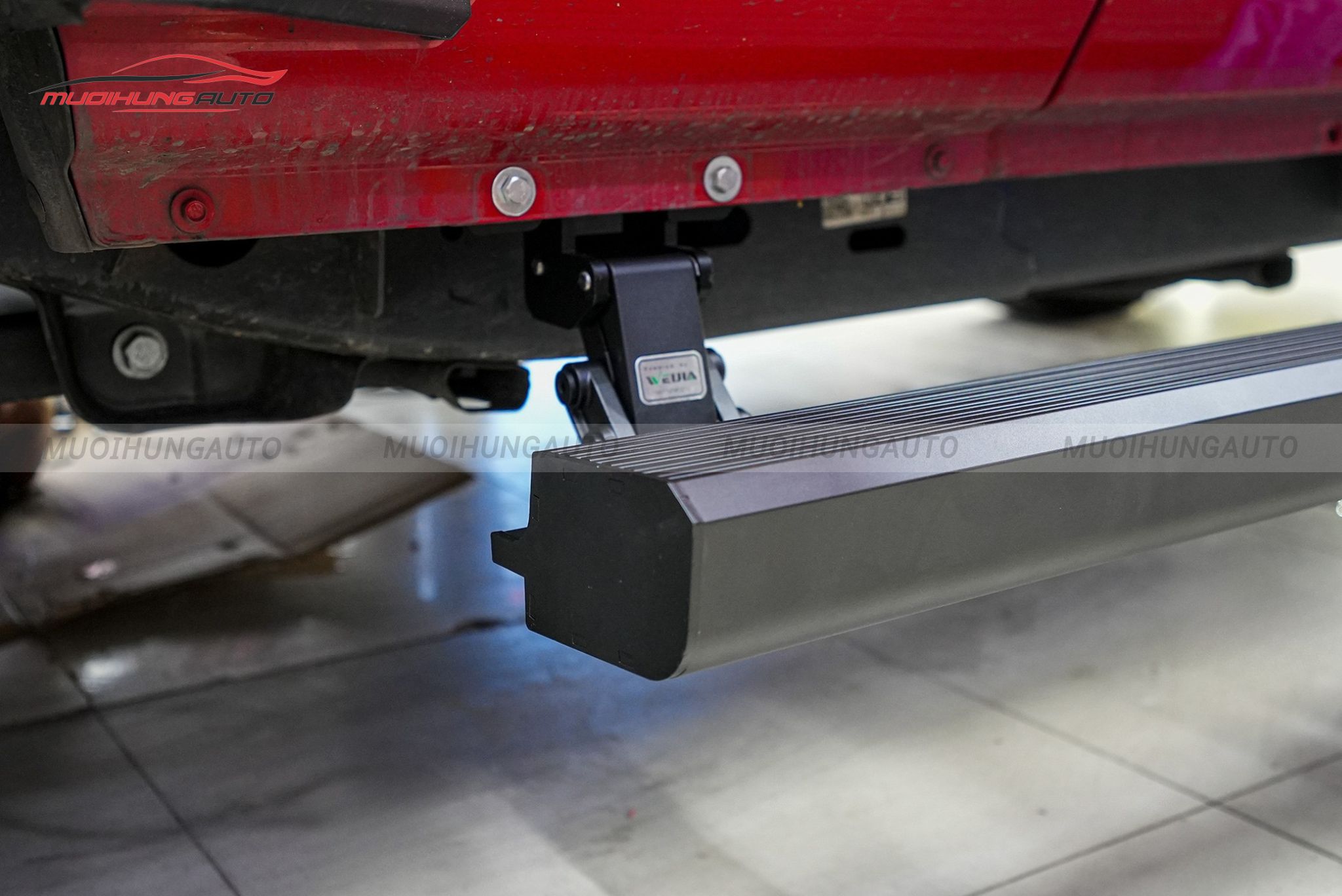 Bệ bước điện cho ô tô Jeep Wrangler